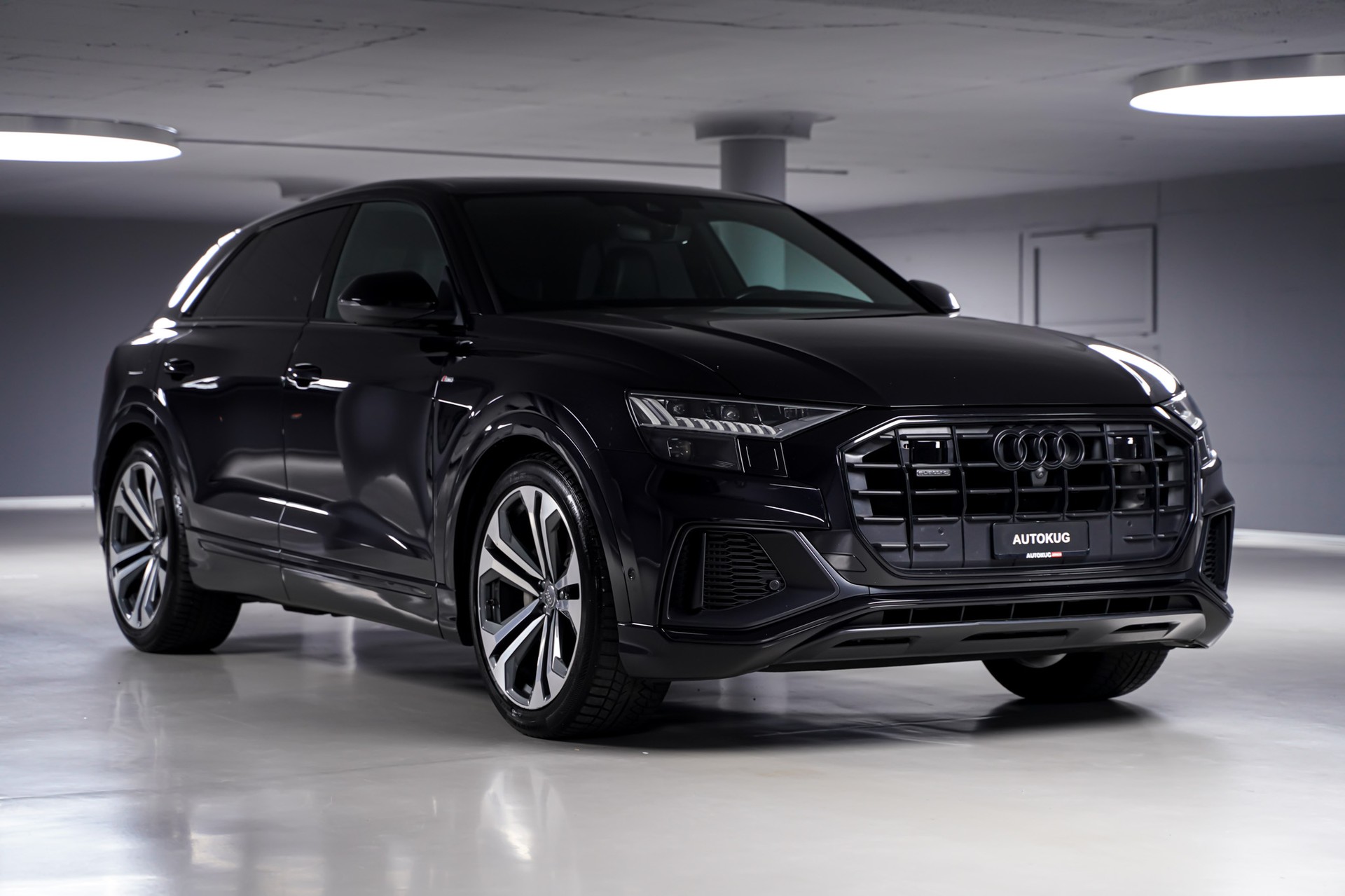 AUDI Q8 55 TFSI quattro tiptronic-image-2