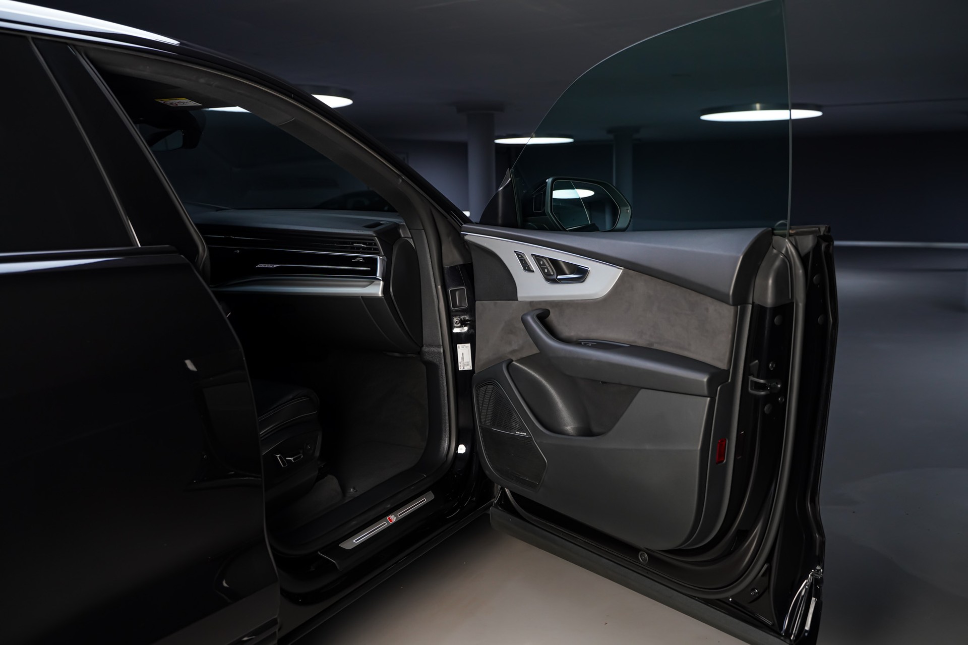 AUDI Q8 55 TFSI quattro tiptronic-image-15