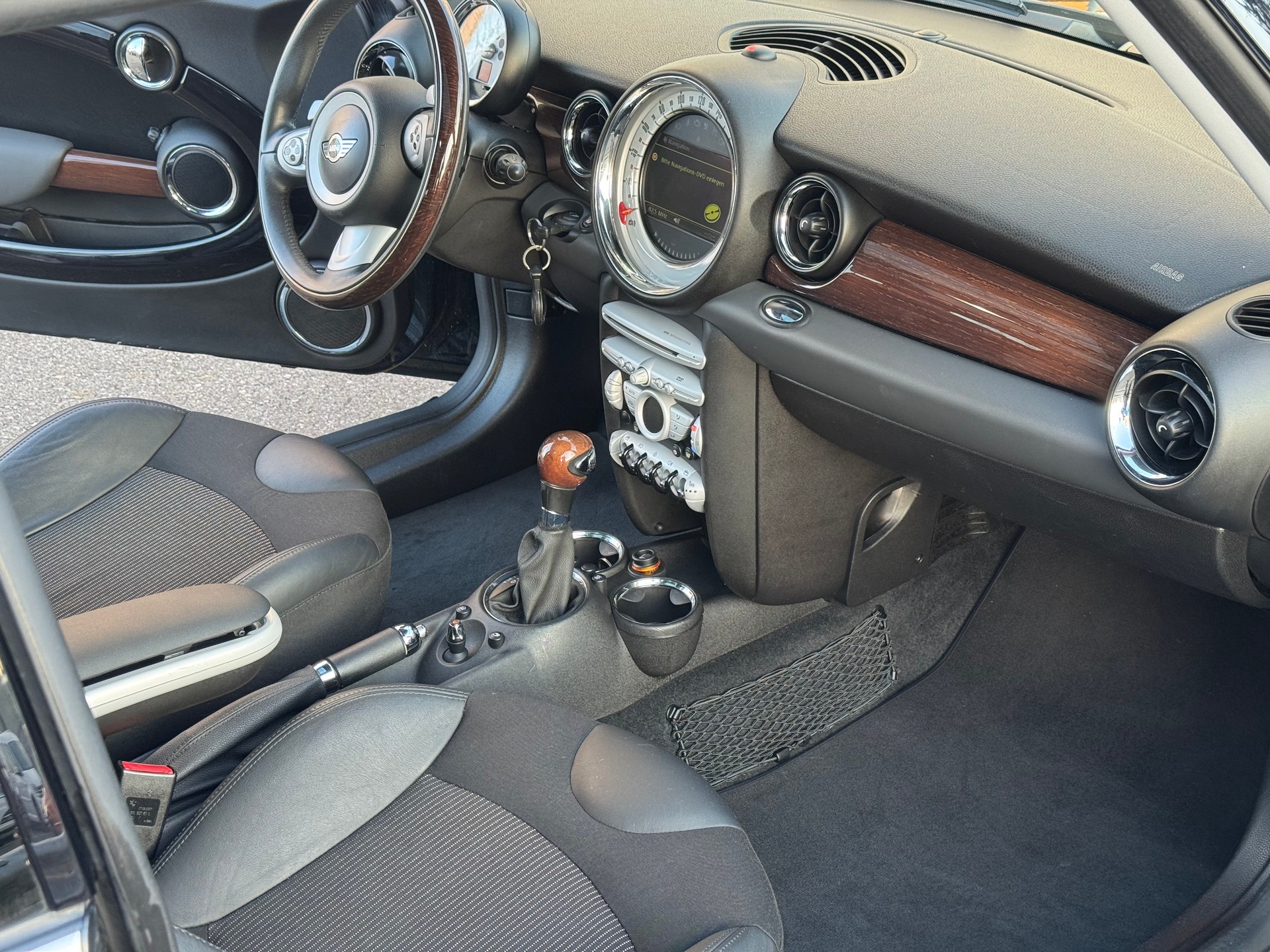 MINI CABRIO-image-5
