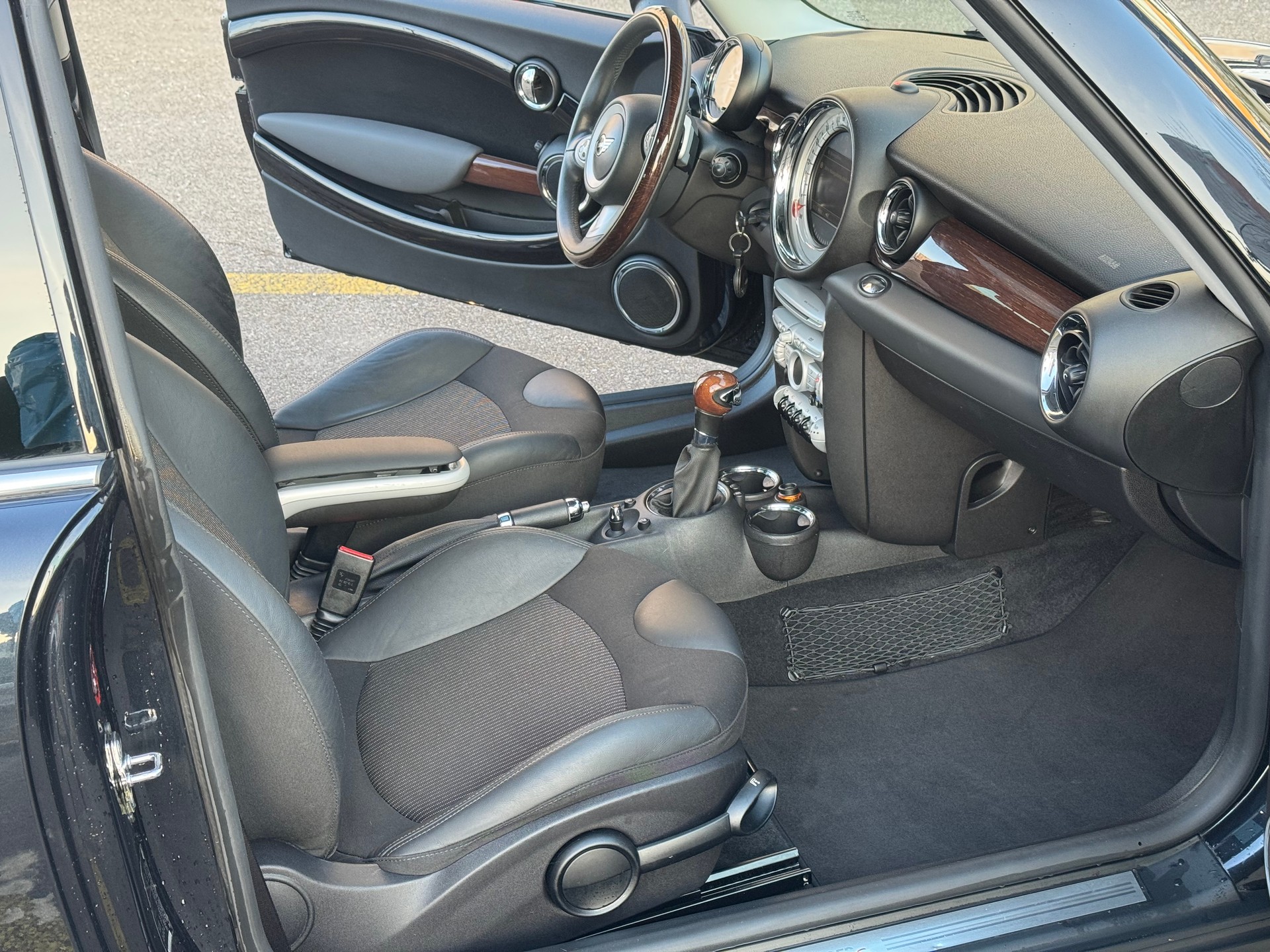 MINI CABRIO-image-4