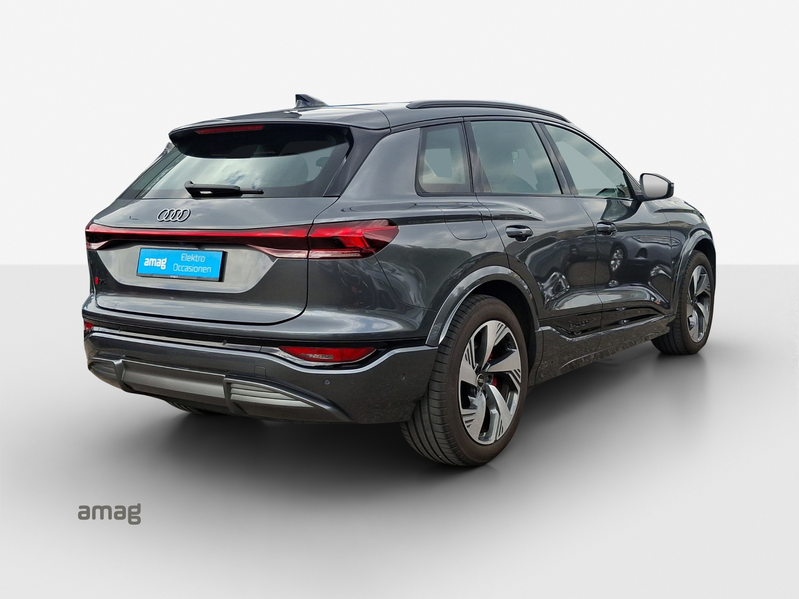 AUDI Q6 e-tron quattro-image-4