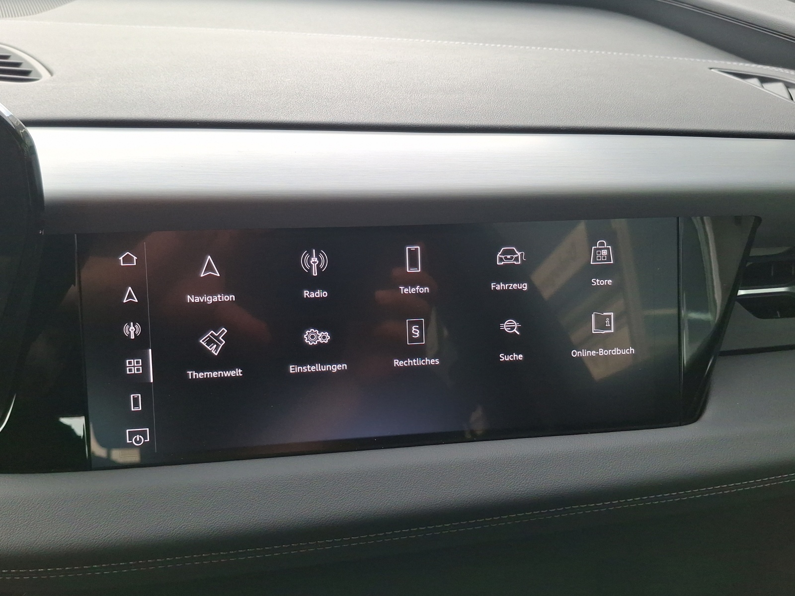 AUDI Q6 e-tron quattro-image-14