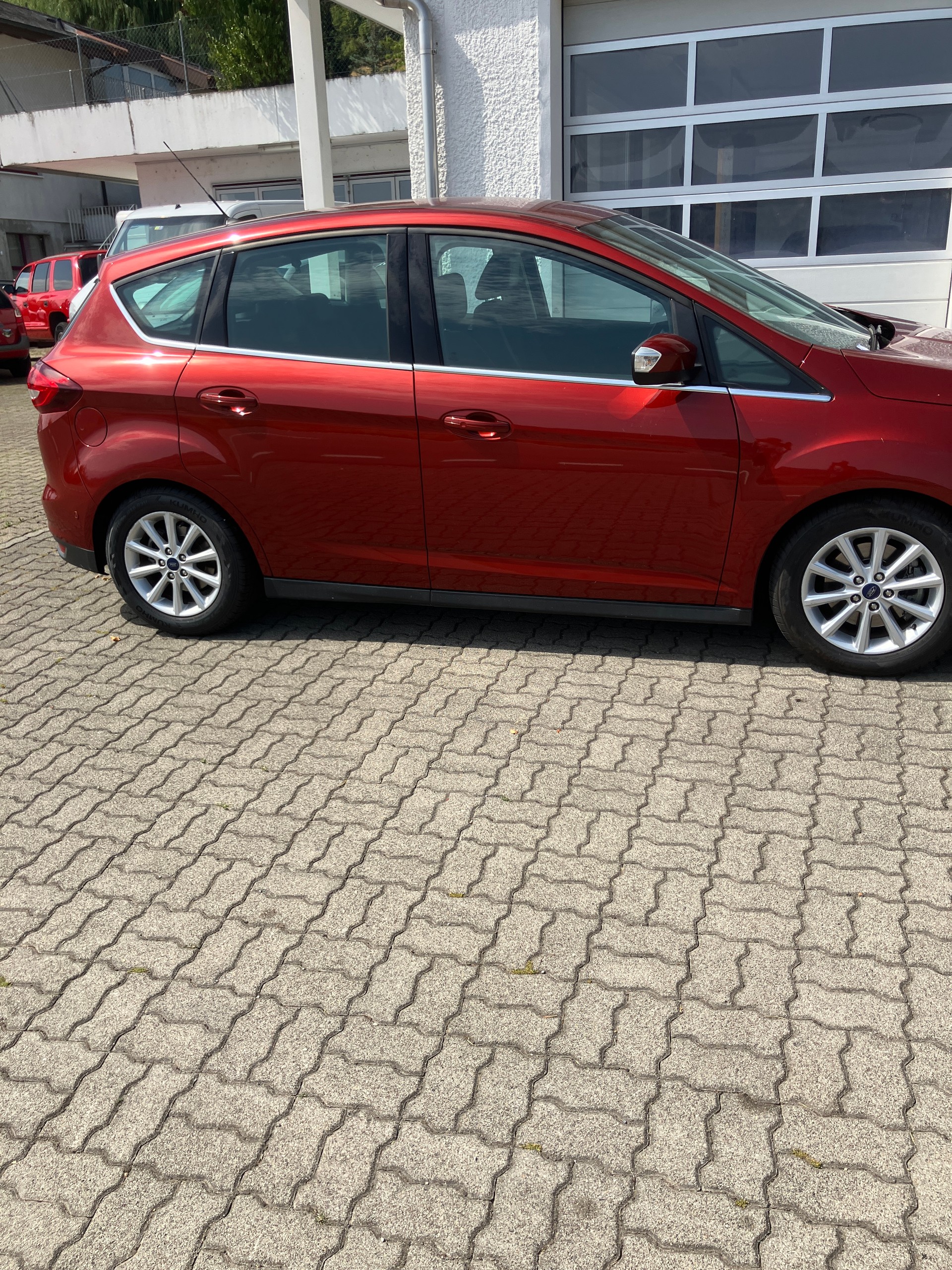 FORD C-Max 1.5 SCTi Titanium X-image-2