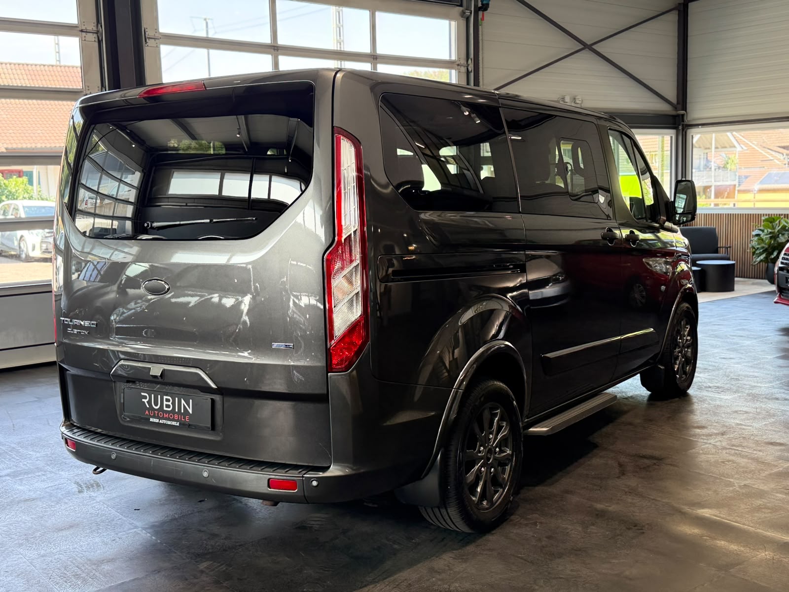 FORD Tourneo Custom 310 L1H1 Titanium SelectShift A-image-5