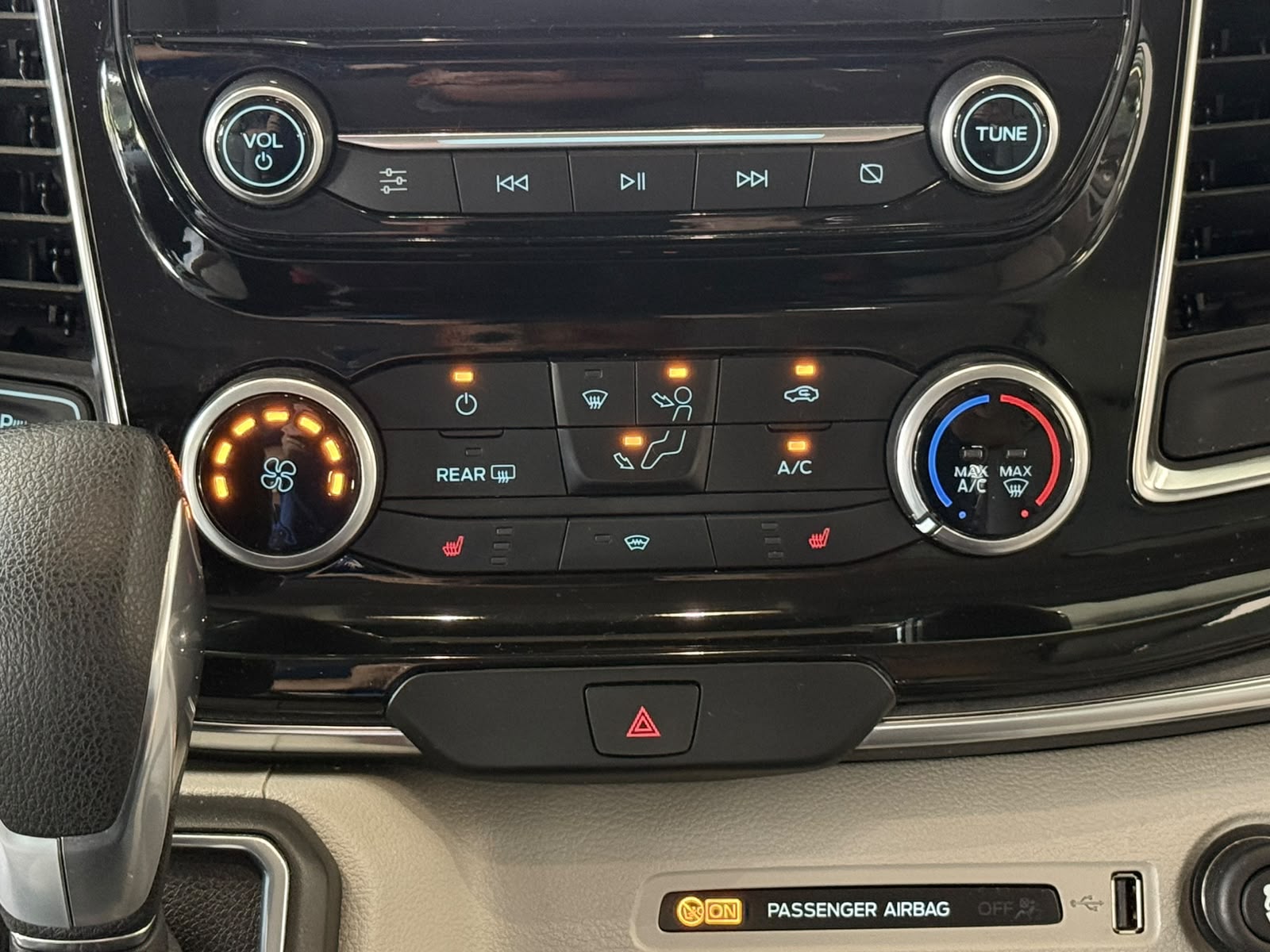 FORD Tourneo Custom 310 L1H1 Titanium SelectShift A-image-17