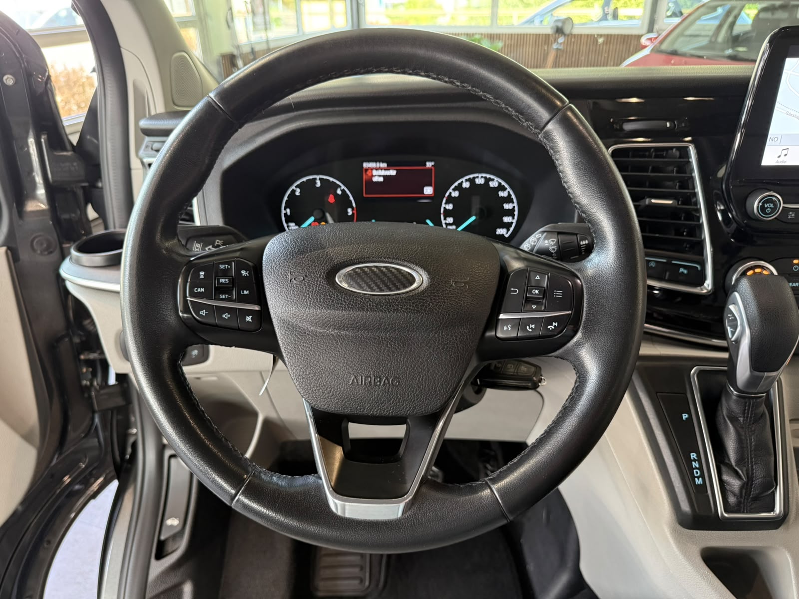 FORD Tourneo Custom 310 L1H1 Titanium SelectShift A-image-15