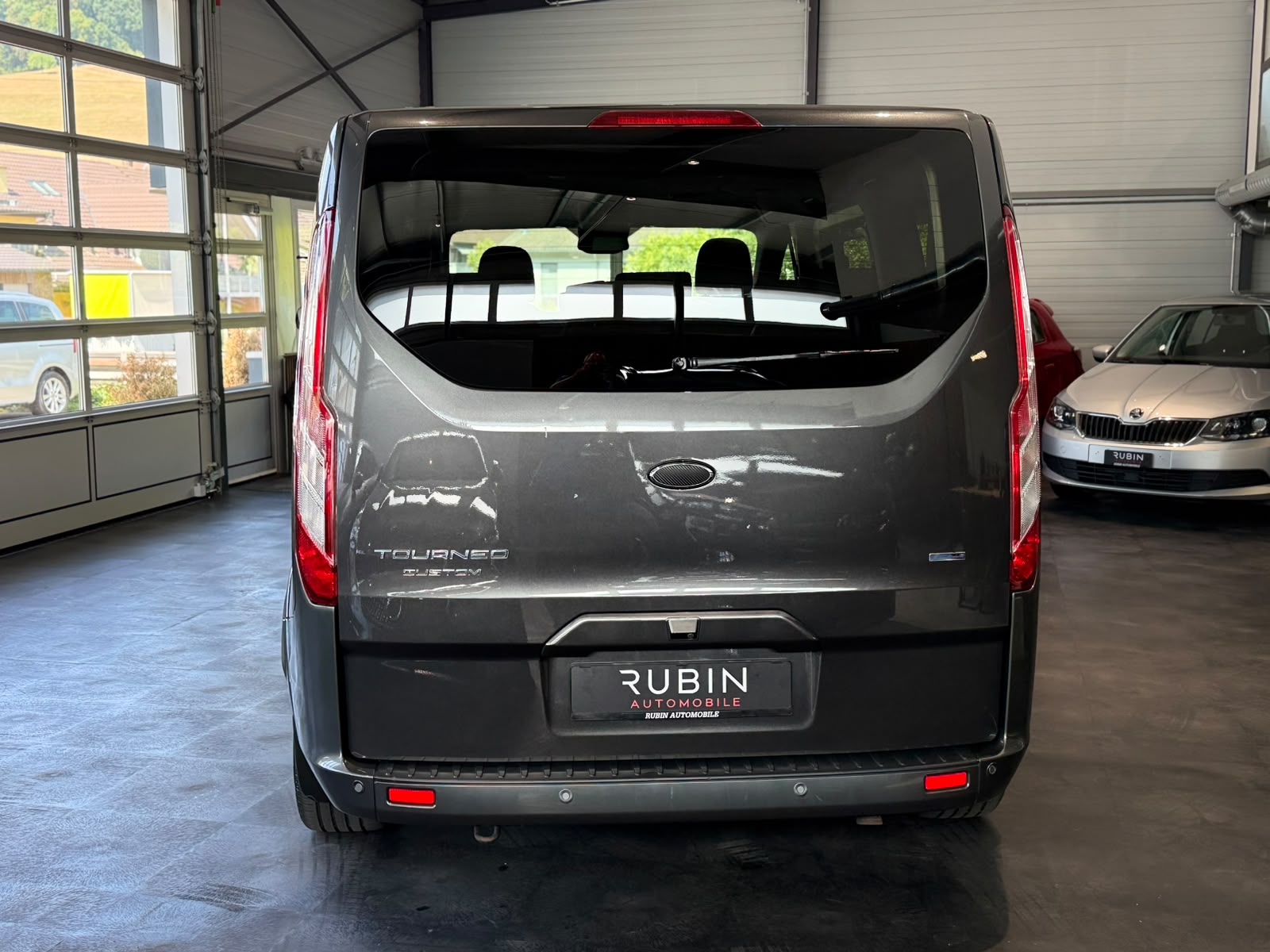 FORD Tourneo Custom 310 L1H1 Titanium SelectShift A-image-3