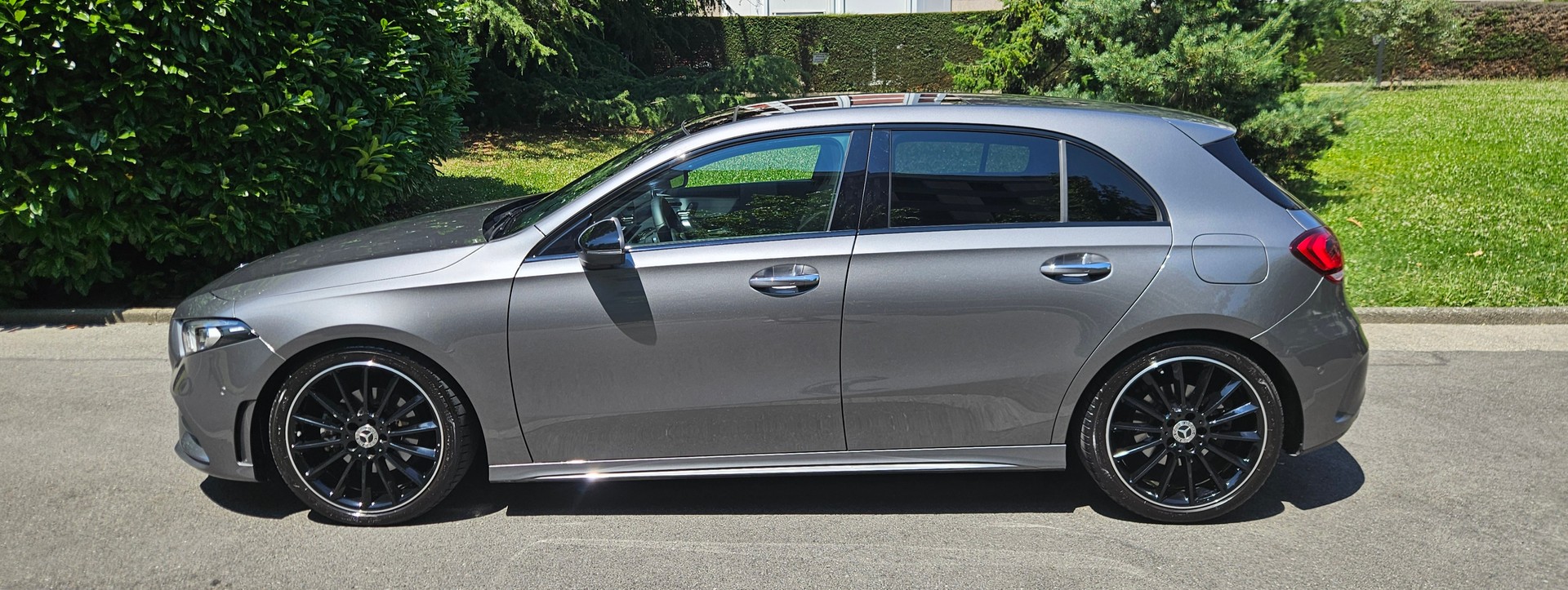 MERCEDES-BENZ A 200 AMG Line-image-2