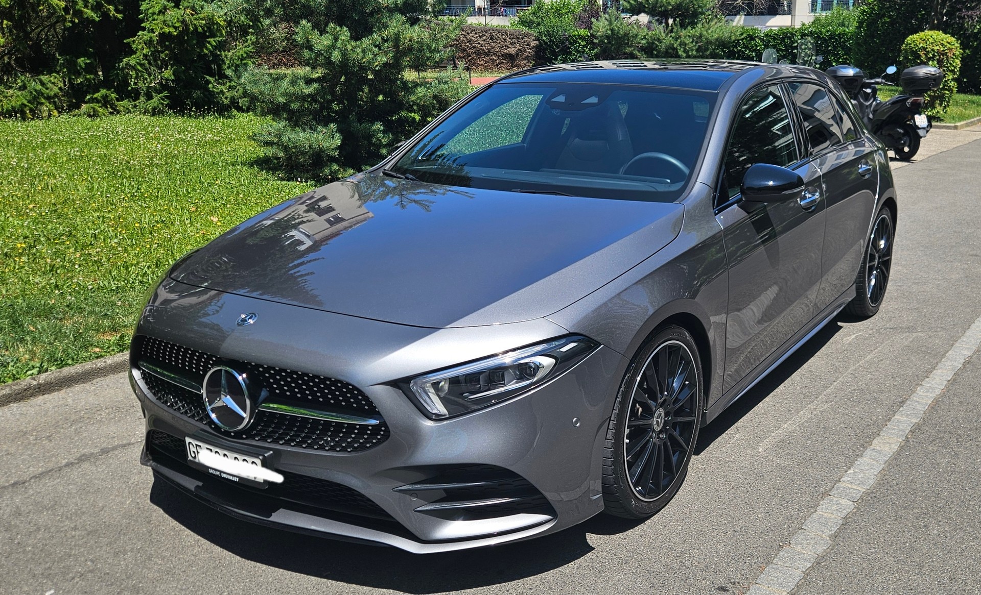 MERCEDES-BENZ A 200 AMG Line-image-0