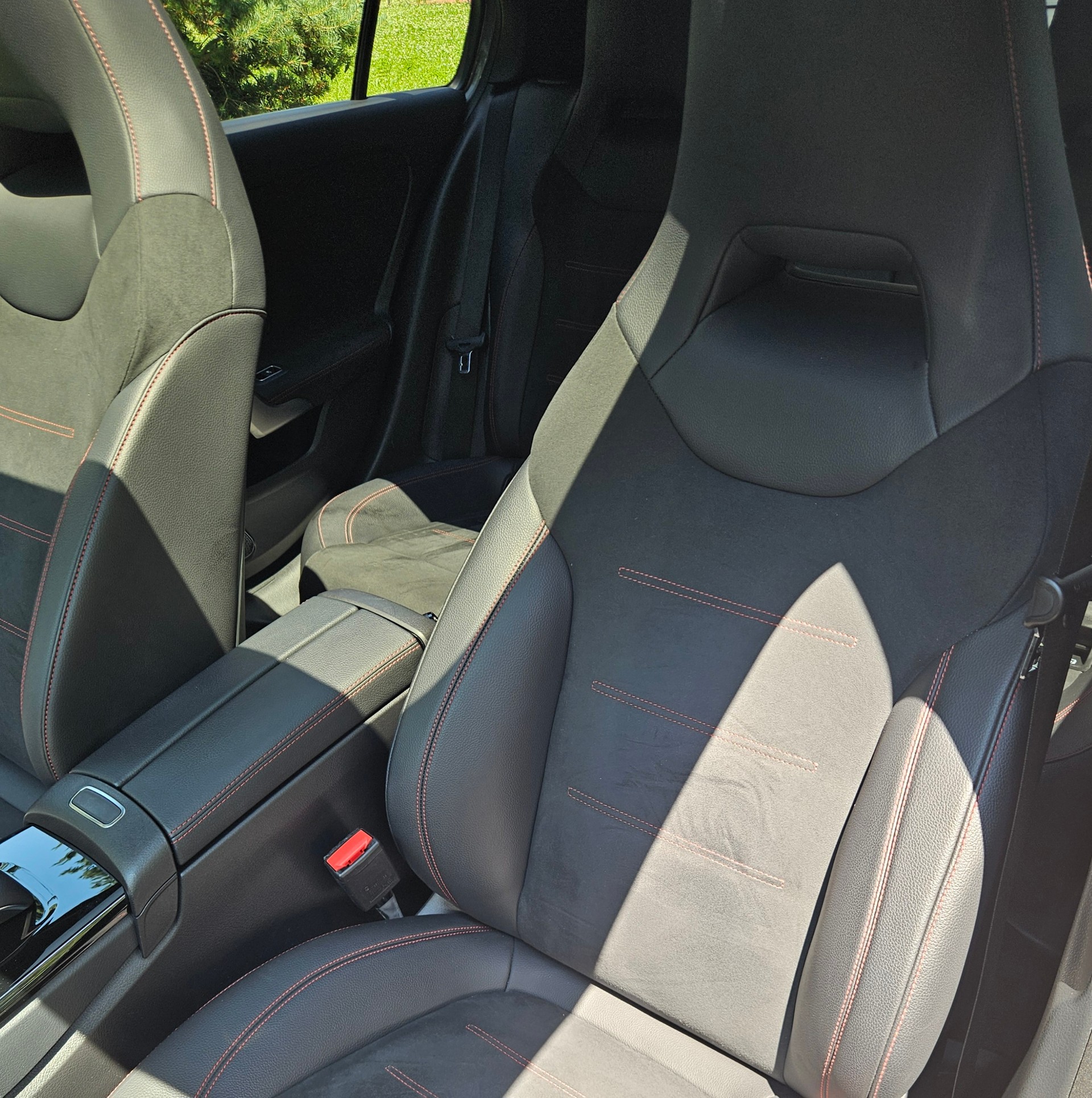 MERCEDES-BENZ A 200 AMG Line-image-4