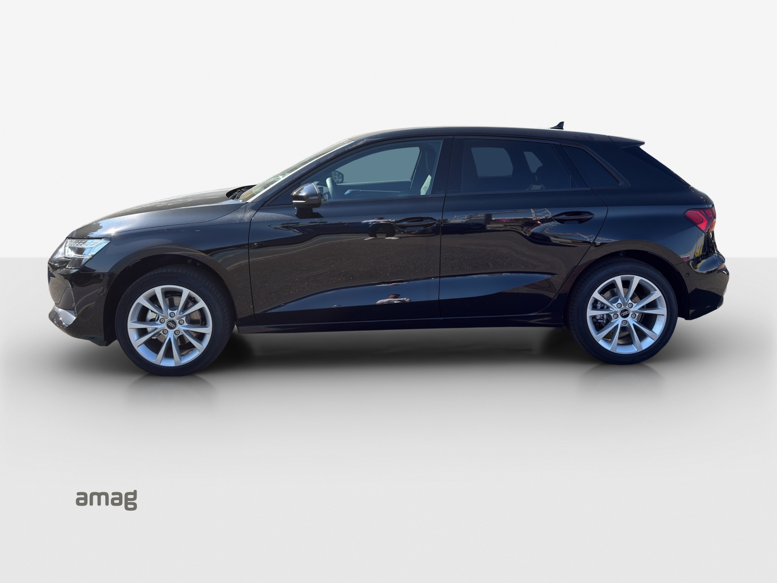 AUDI A3 Sportback TFSI 110 kW Attraction S tronic-showroom-element-1