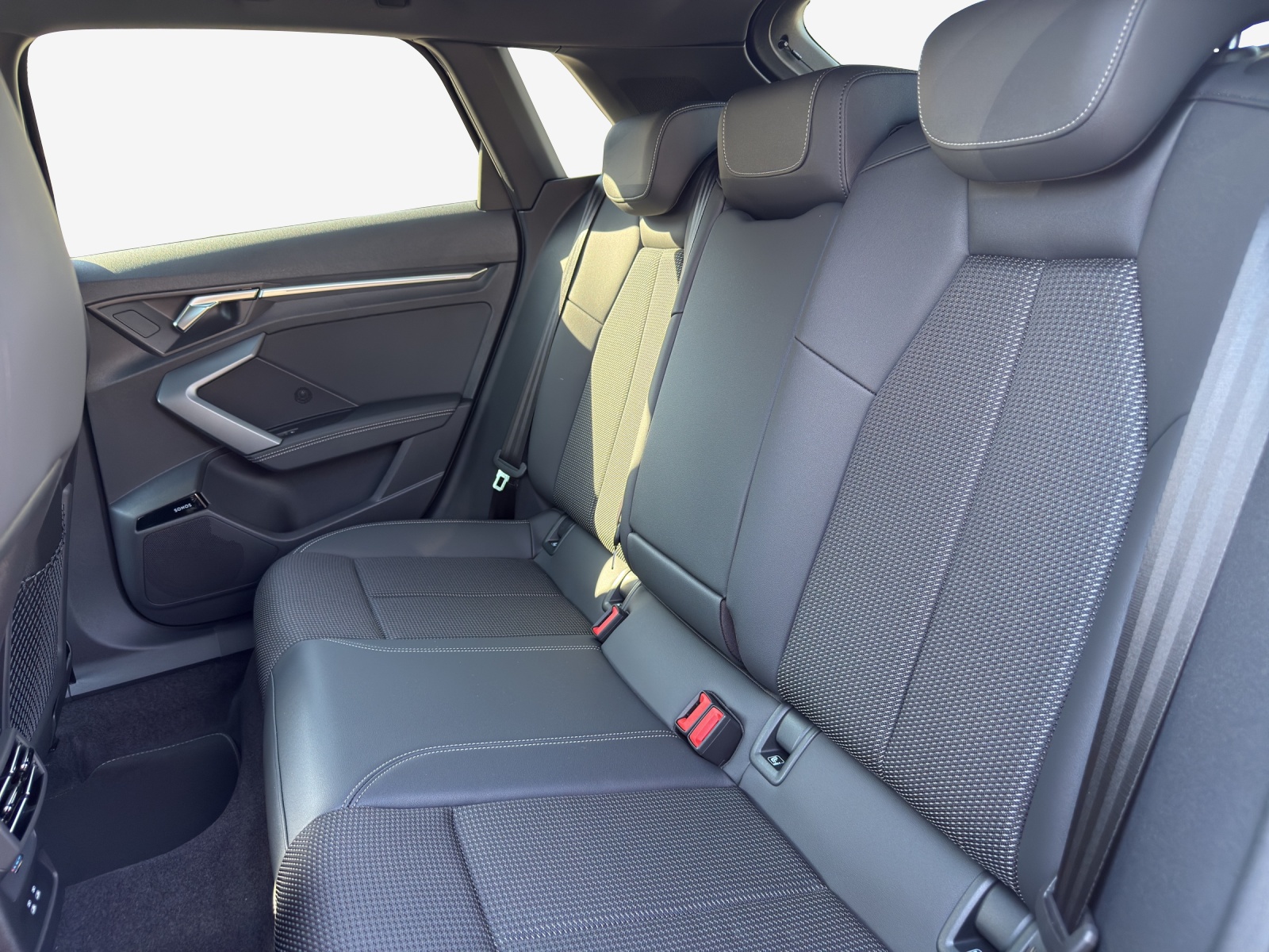 AUDI A3 Sportback TFSI 110 kW Attraction S tronic-image-11