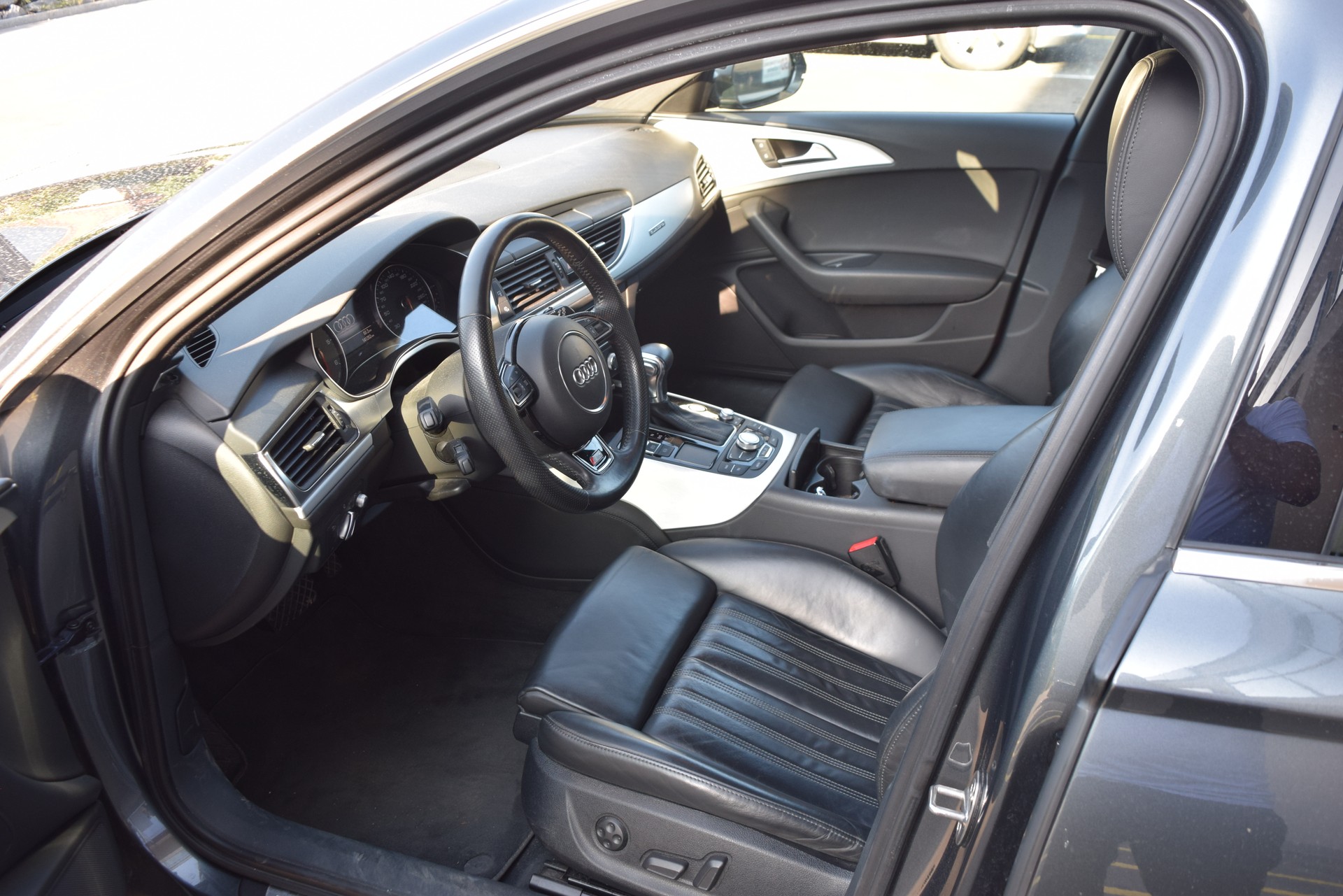 AUDI A6 Avant 3.0 TDI V6 quattro S-tronic-image-17