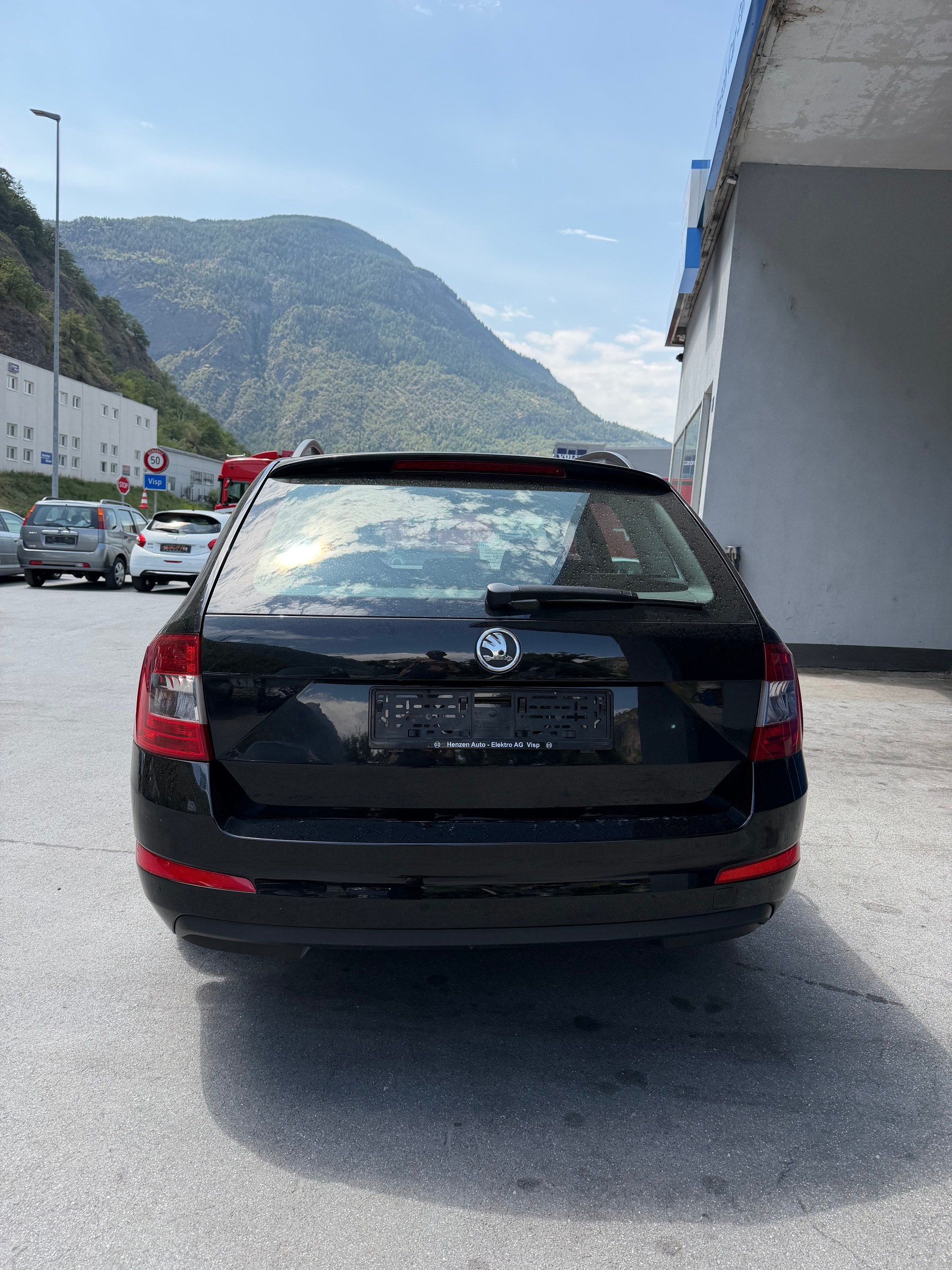 SKODA Octavia Combi 1.8 TSI Fresh 4x4 DSG-image-4