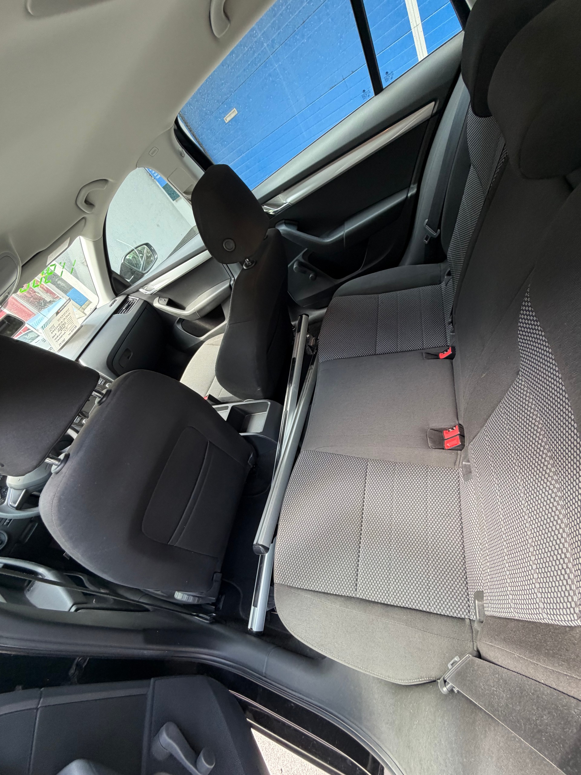 SKODA Octavia Combi 1.8 TSI Fresh 4x4 DSG-image-7