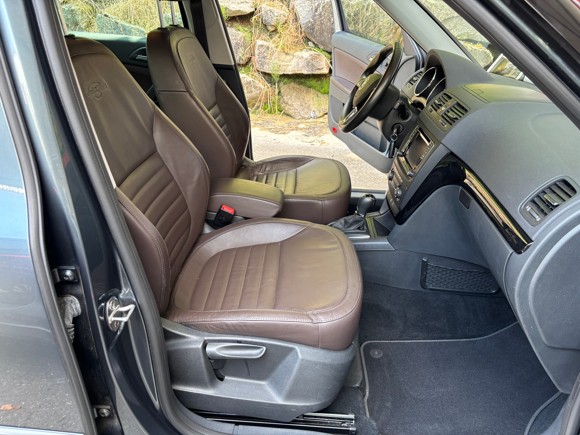 SKODA Yeti 2.0 TDI L&K Outdoor 4x4 DSG-image-11