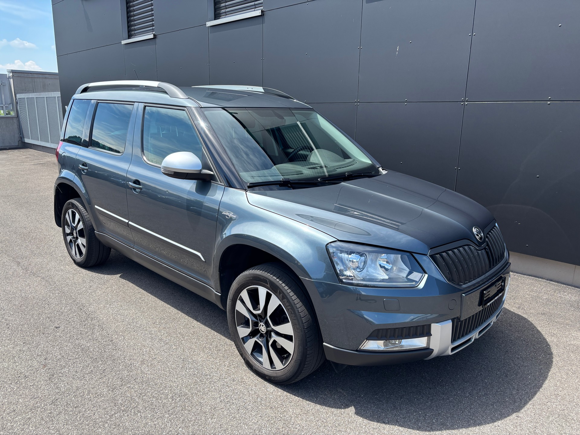 SKODA Yeti 2.0 TDI L&K Outdoor 4x4 DSG-image-4