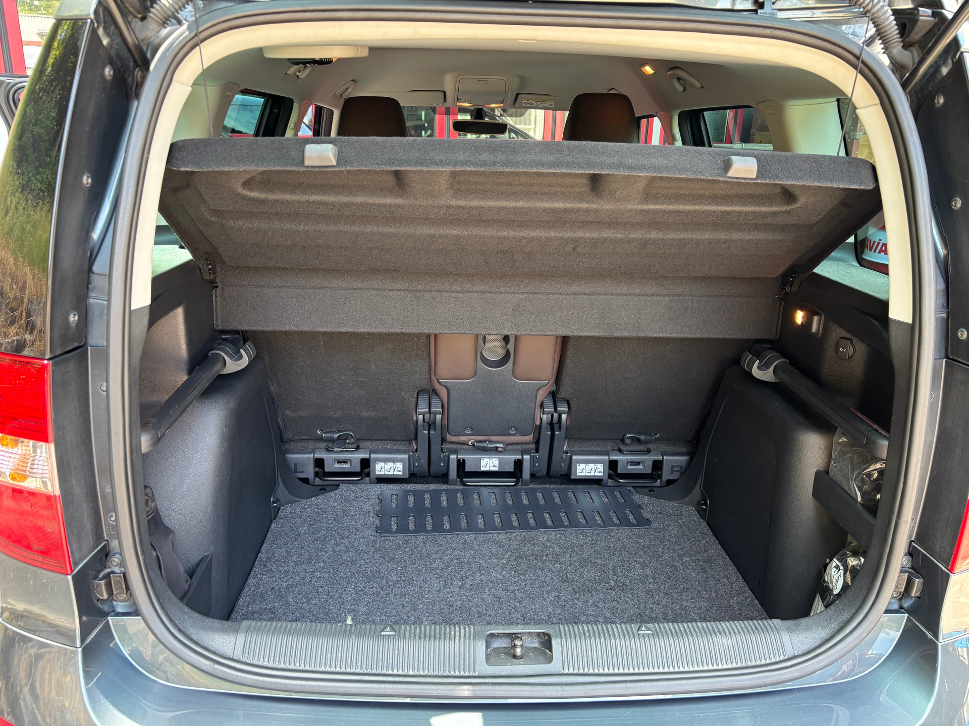 SKODA Yeti 2.0 TDI L&K Outdoor 4x4 DSG-image-13