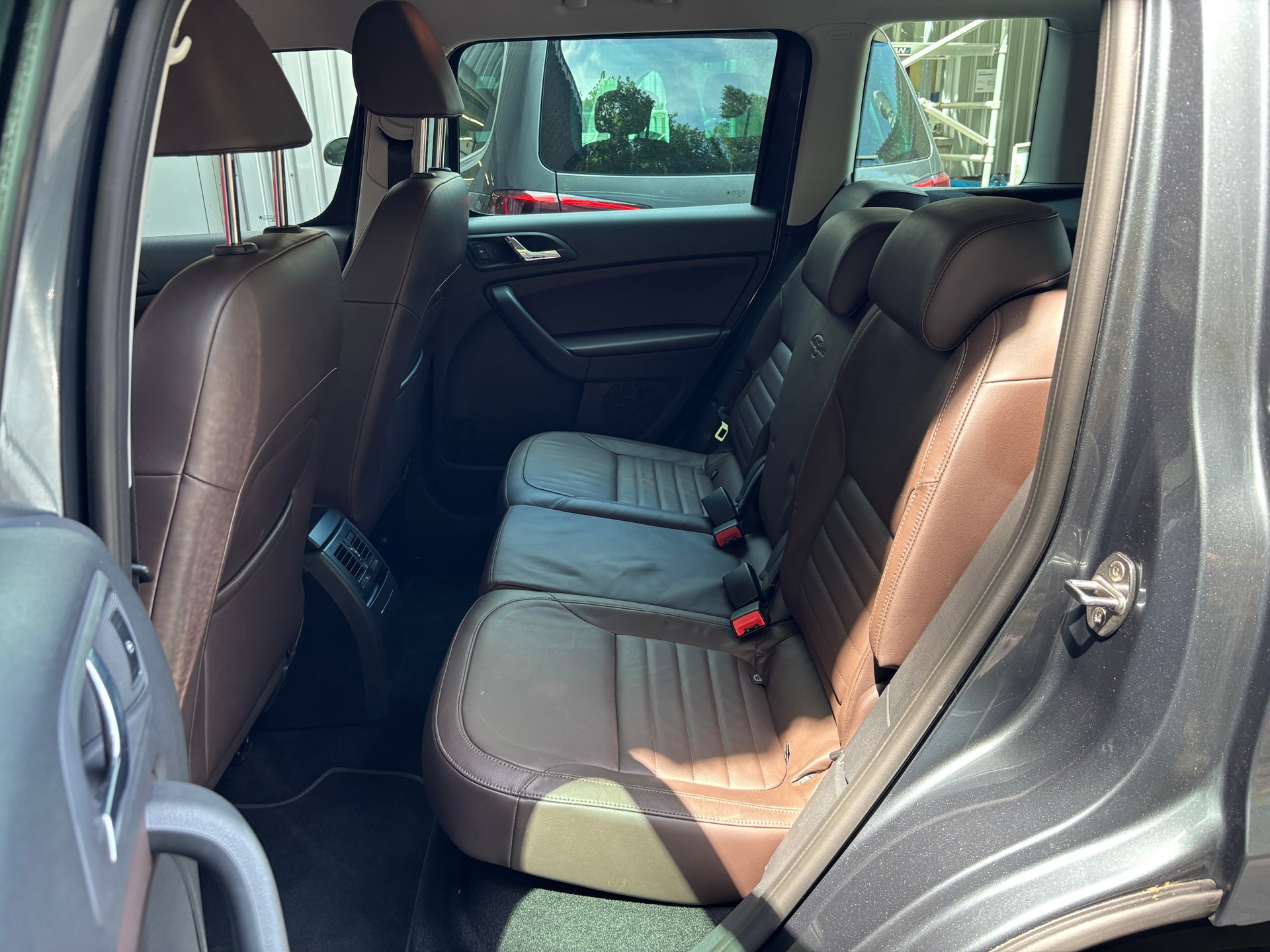 SKODA Yeti 2.0 TDI L&K Outdoor 4x4 DSG-image-12