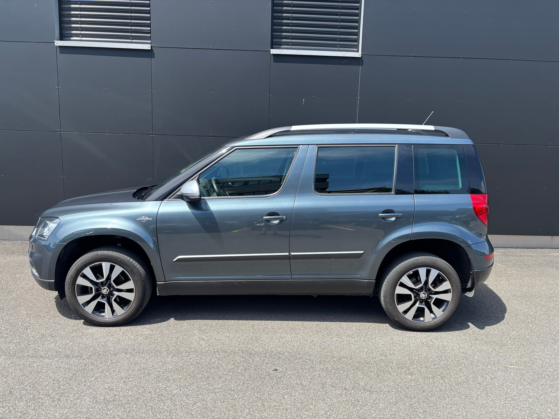 SKODA Yeti 2.0 TDI L&K Outdoor 4x4 DSG-showroom-element-1