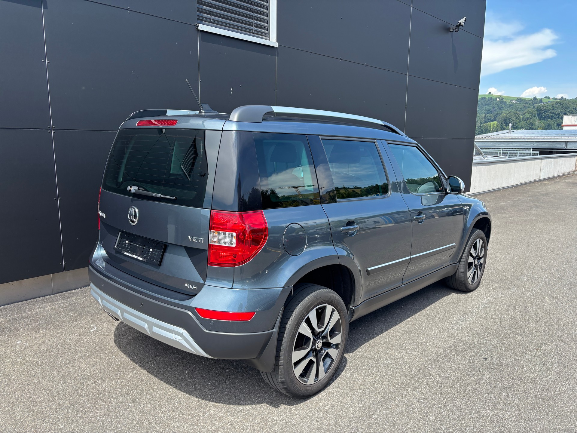 SKODA Yeti 2.0 TDI L&K Outdoor 4x4 DSG-showroom-element-3