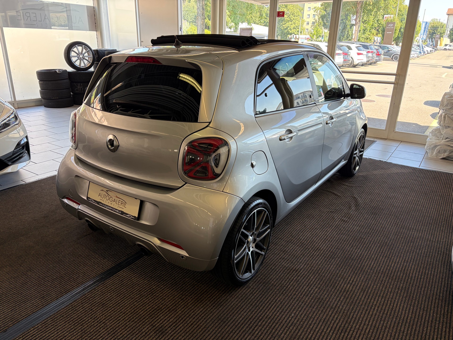 SMART forfour Brabus Xclusive twinamic | CH Fahrzeug | FALTDACH | Navigation | Cool&Media | DAB+ |-image-30