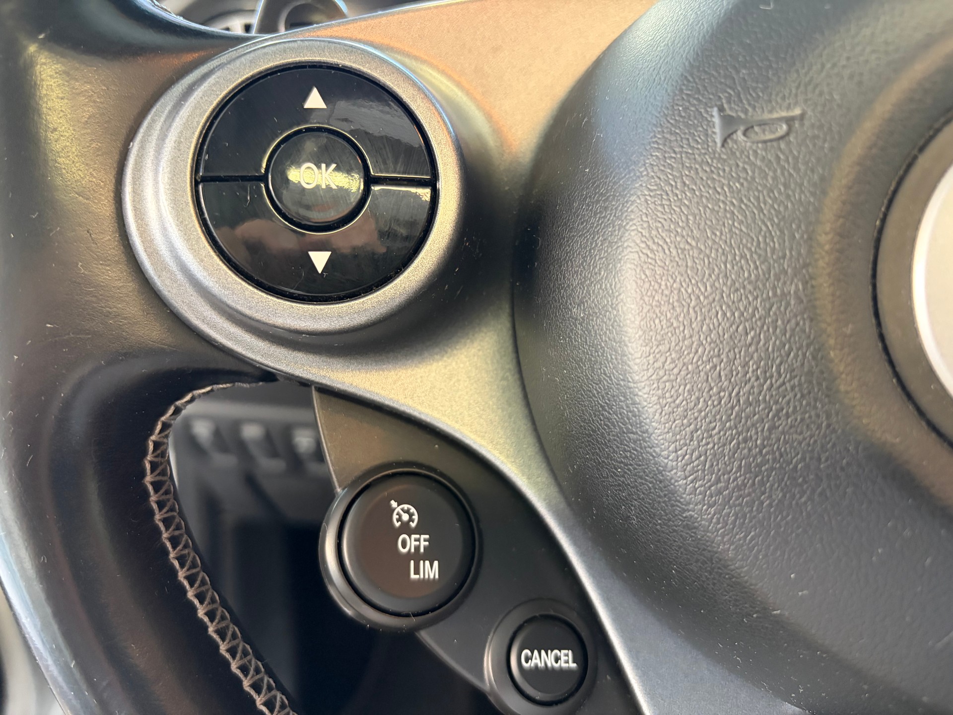 SMART forfour Brabus Xclusive twinamic | CH Fahrzeug | FALTDACH | Navigation | Cool&Media | DAB+ |-image-21
