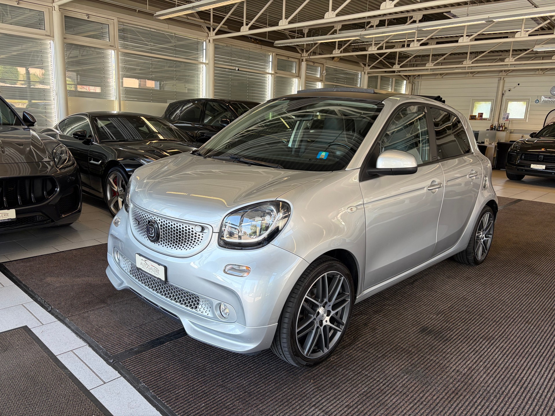 SMART forfour Brabus Xclusive twinamic | CH Fahrzeug | FALTDACH | Navigation | Cool&Media | DAB+ |-image-8