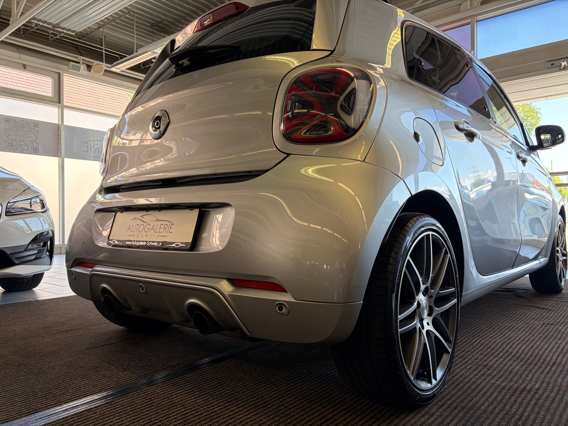 SMART forfour Brabus Xclusive twinamic | CH Fahrzeug | FALTDACH | Navigation | Cool&Media | DAB+ |-image-29