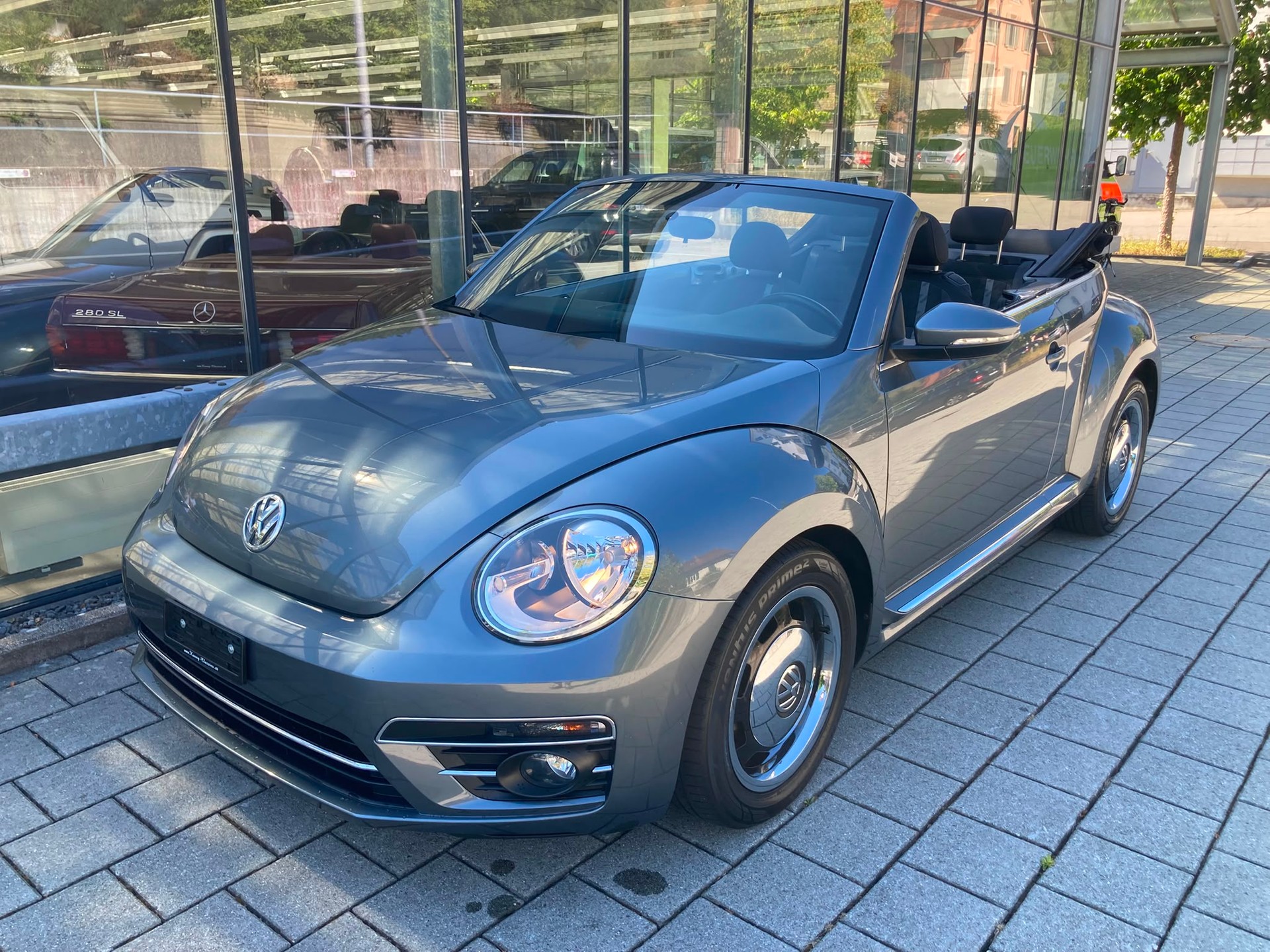 VW Beetle Cabriolet 1.2 TSI BMT-image-5
