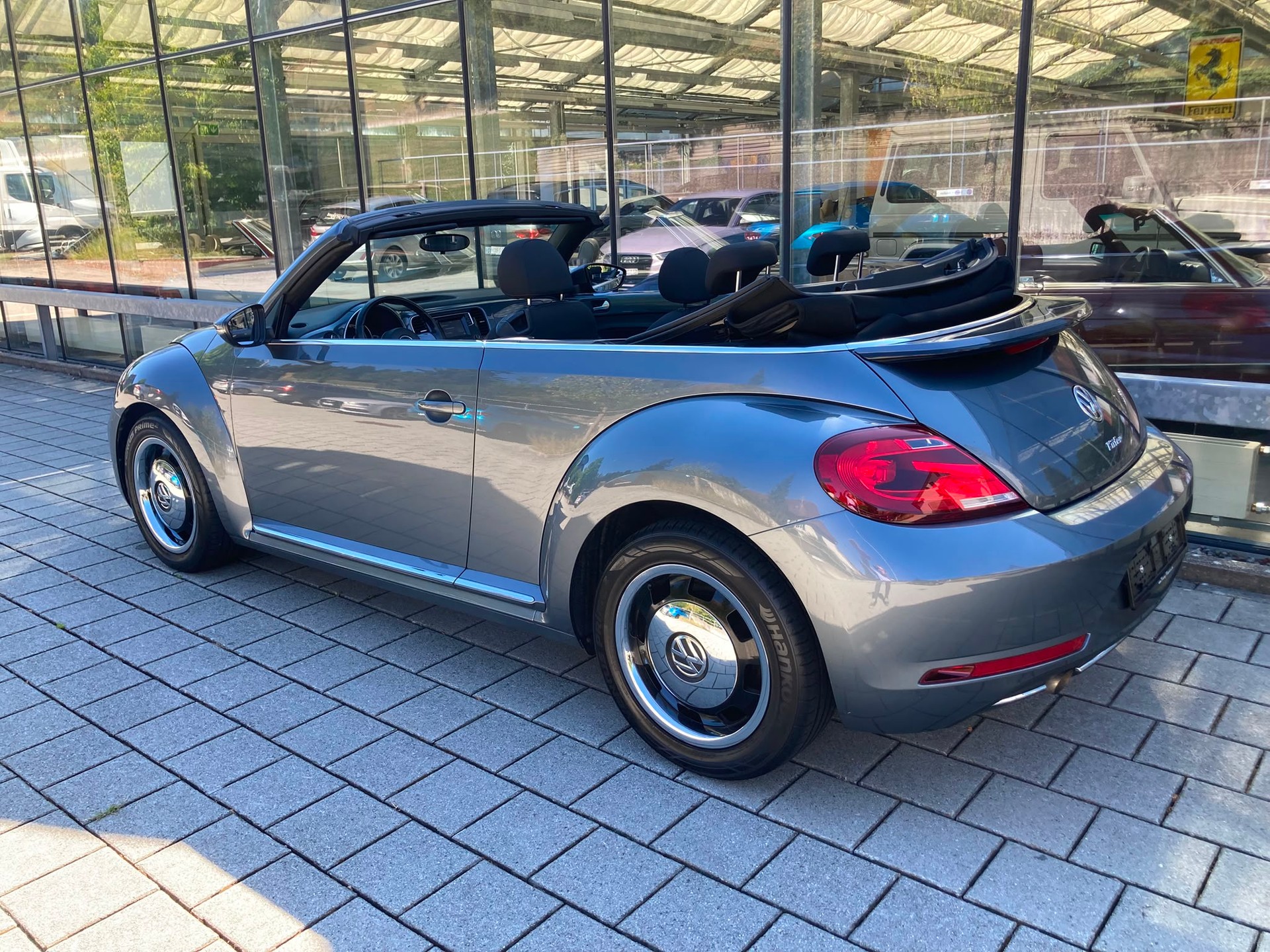 VW Beetle Cabriolet 1.2 TSI BMT-image-17