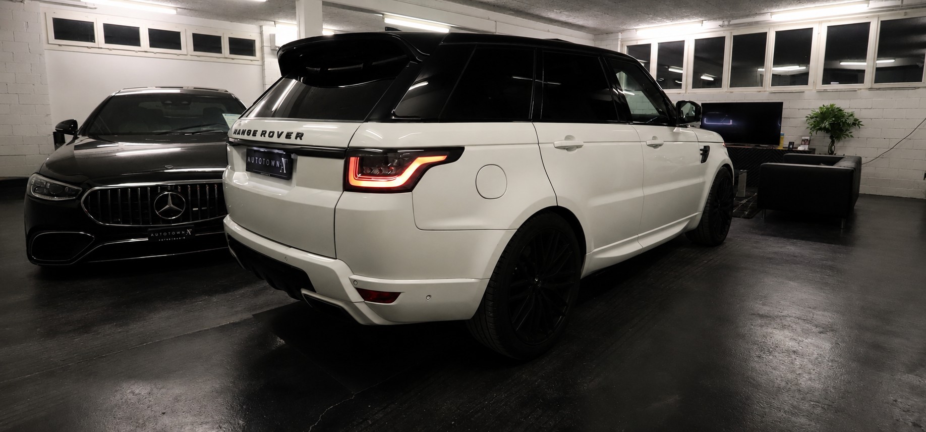 LAND ROVER RANGE ROVER SPORT-showroom-element-1