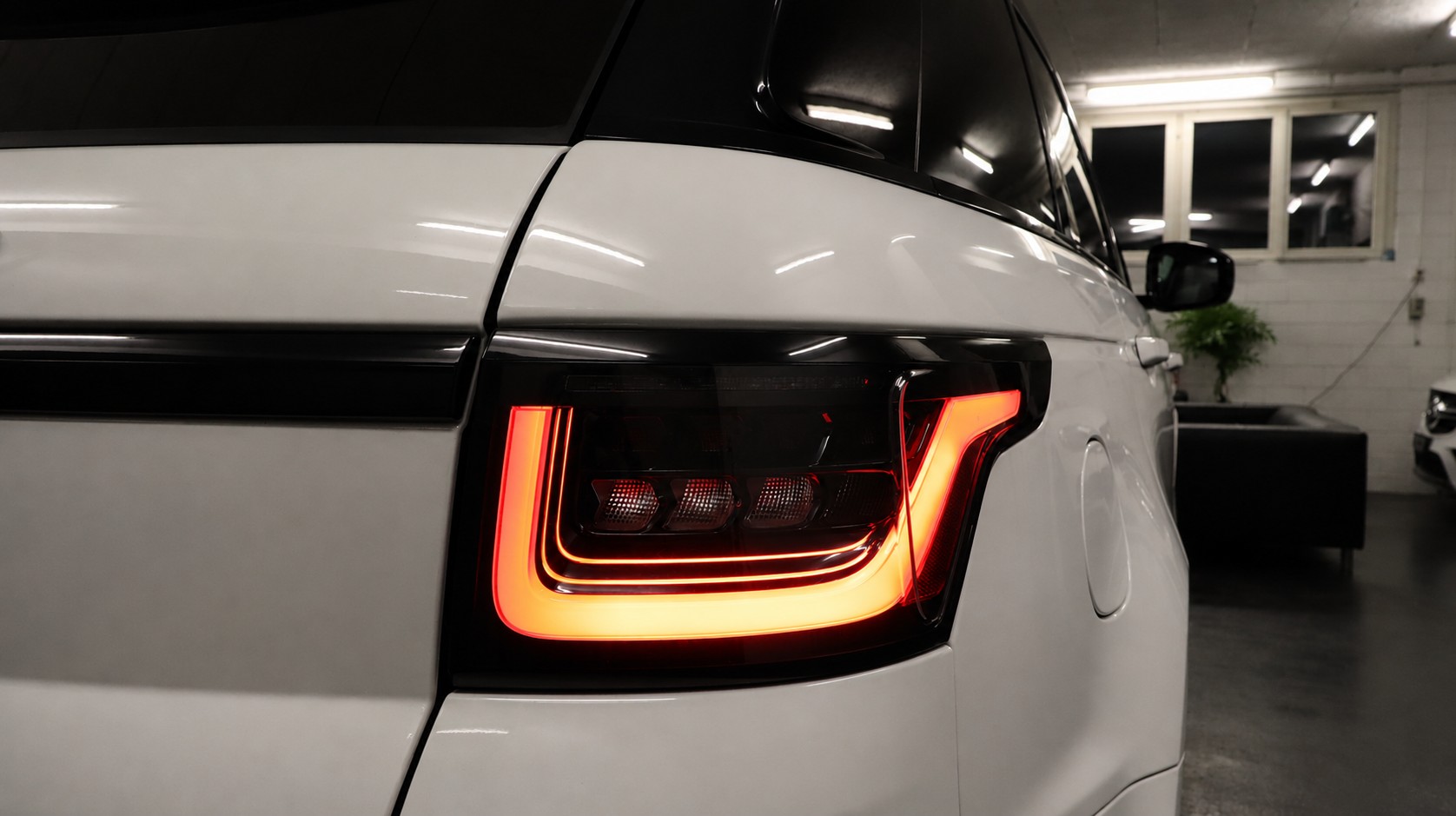 LAND ROVER RANGE ROVER SPORT-image-24