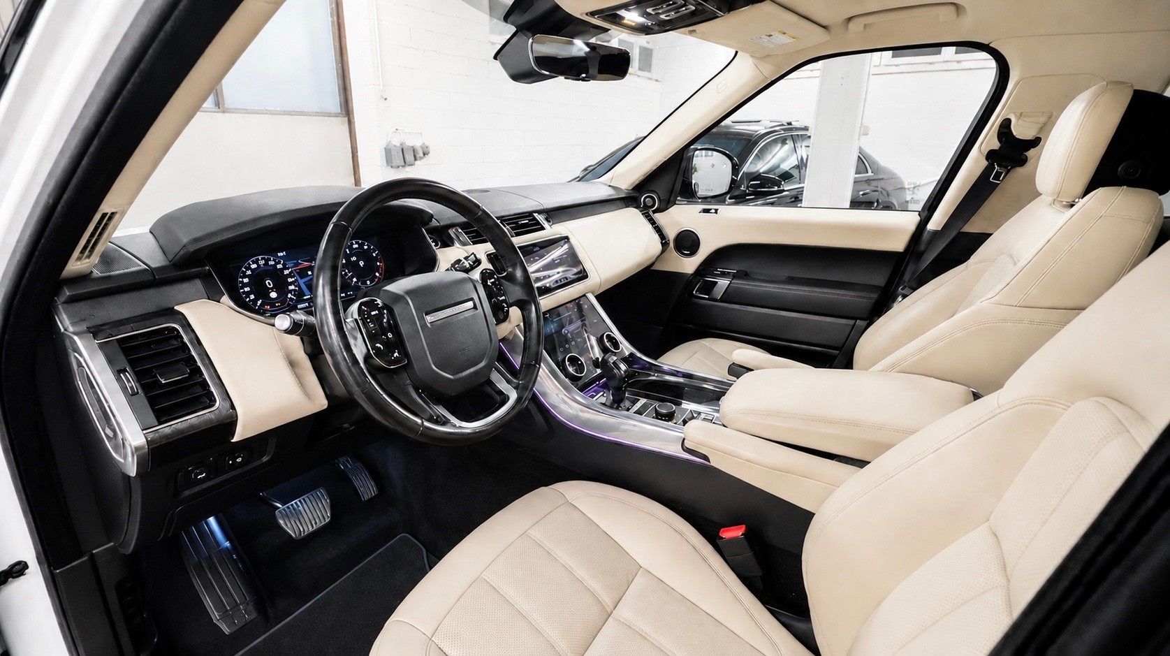 LAND ROVER RANGE ROVER SPORT-showroom-element-3