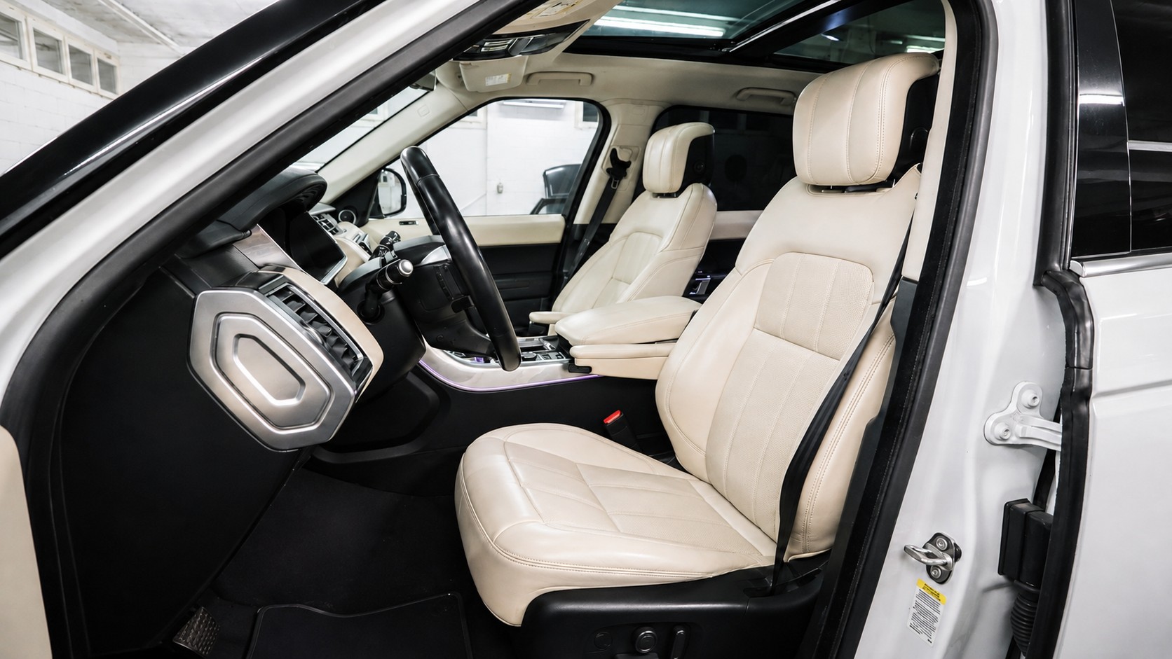 LAND ROVER RANGE ROVER SPORT-image-4
