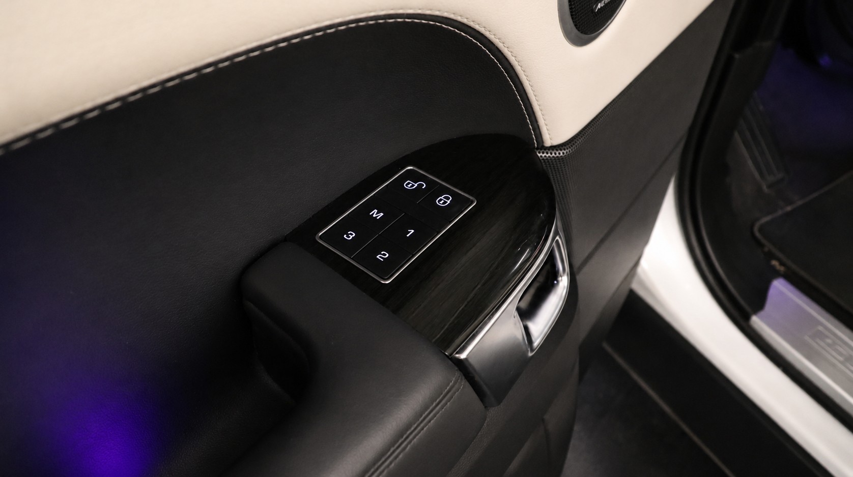 LAND ROVER RANGE ROVER SPORT-image-16