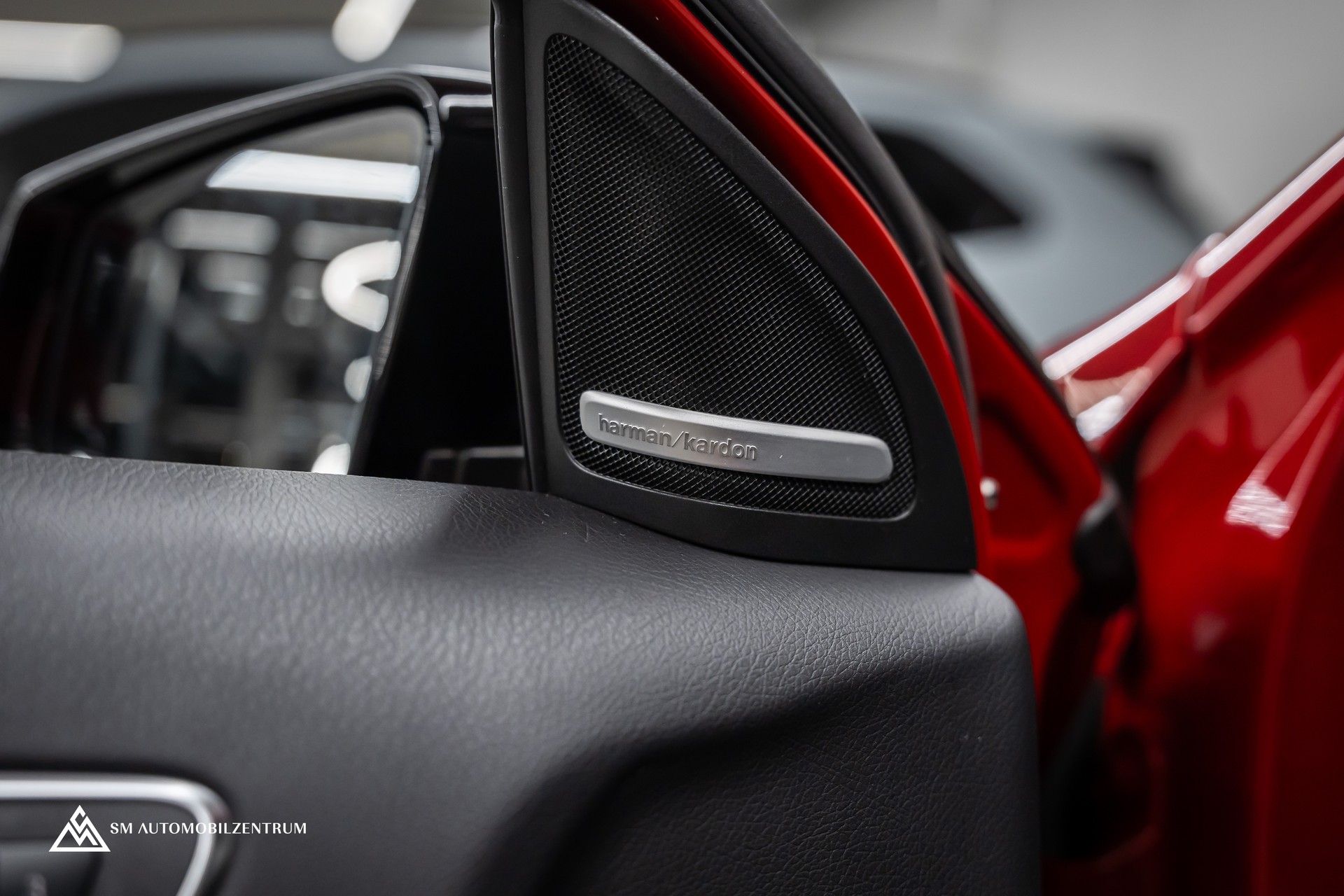 MERCEDES-BENZ A 45 AMG 4Matic Speedshift 7G-DCT / Vollausstattung / Panorama / Rückfahrkamera / Ambientebeleuchtung-image-23