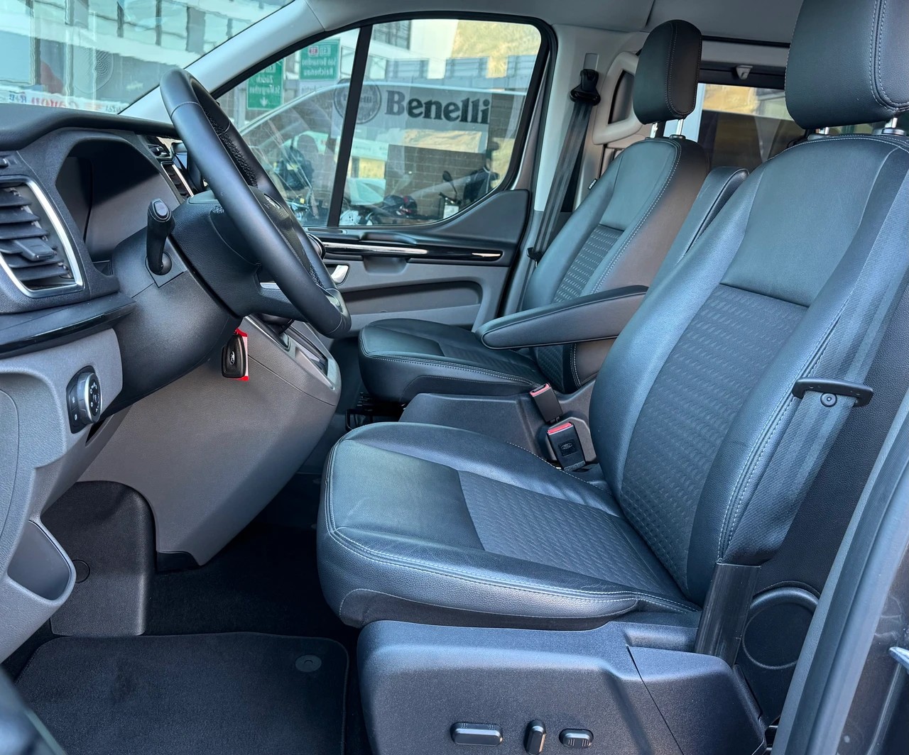 FORD Tourneo Custom 320 L1H1 Sport HEV2-image-9