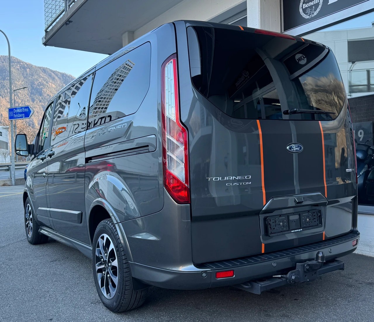 FORD Tourneo Custom 320 L1H1 Sport HEV2-image-5