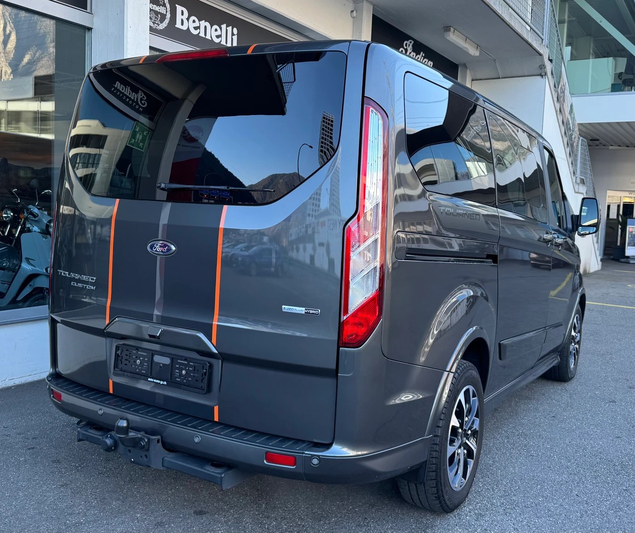 FORD Tourneo Custom 320 L1H1 Sport HEV2-image-6