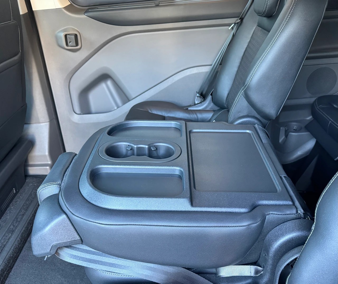FORD Tourneo Custom 320 L1H1 Sport HEV2-image-11