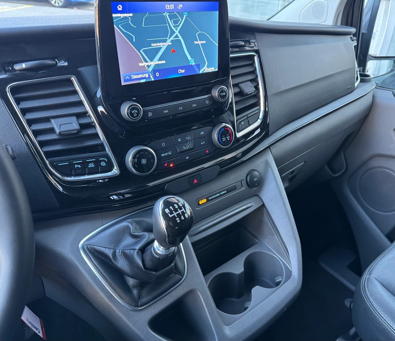 FORD Tourneo Custom 320 L1H1 Sport HEV2-image-17