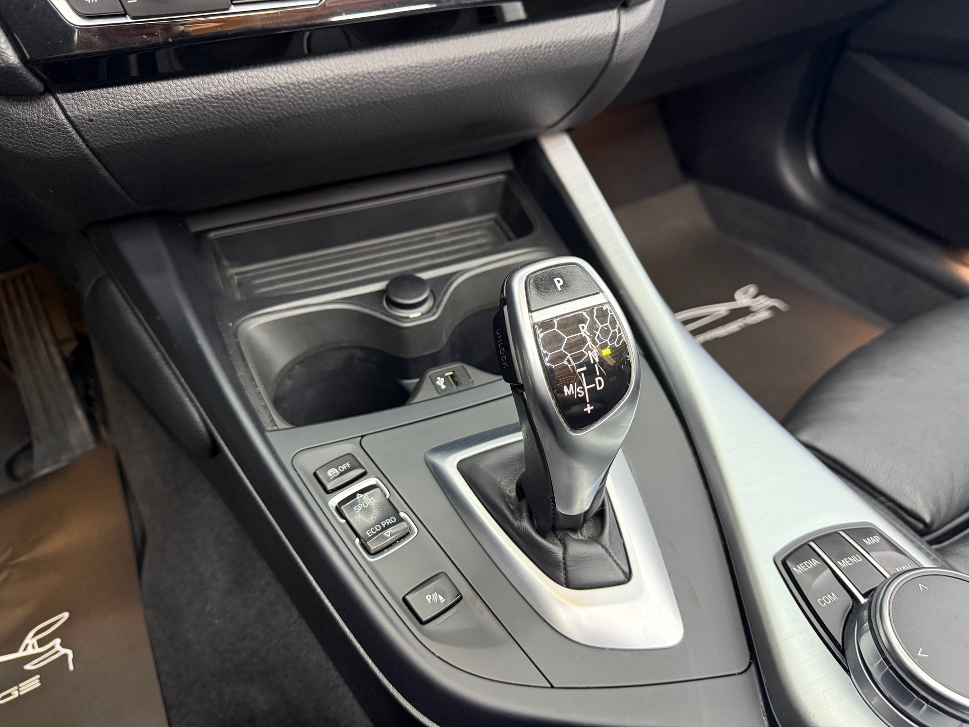 BMW M240i xDrive Steptronic-image-10