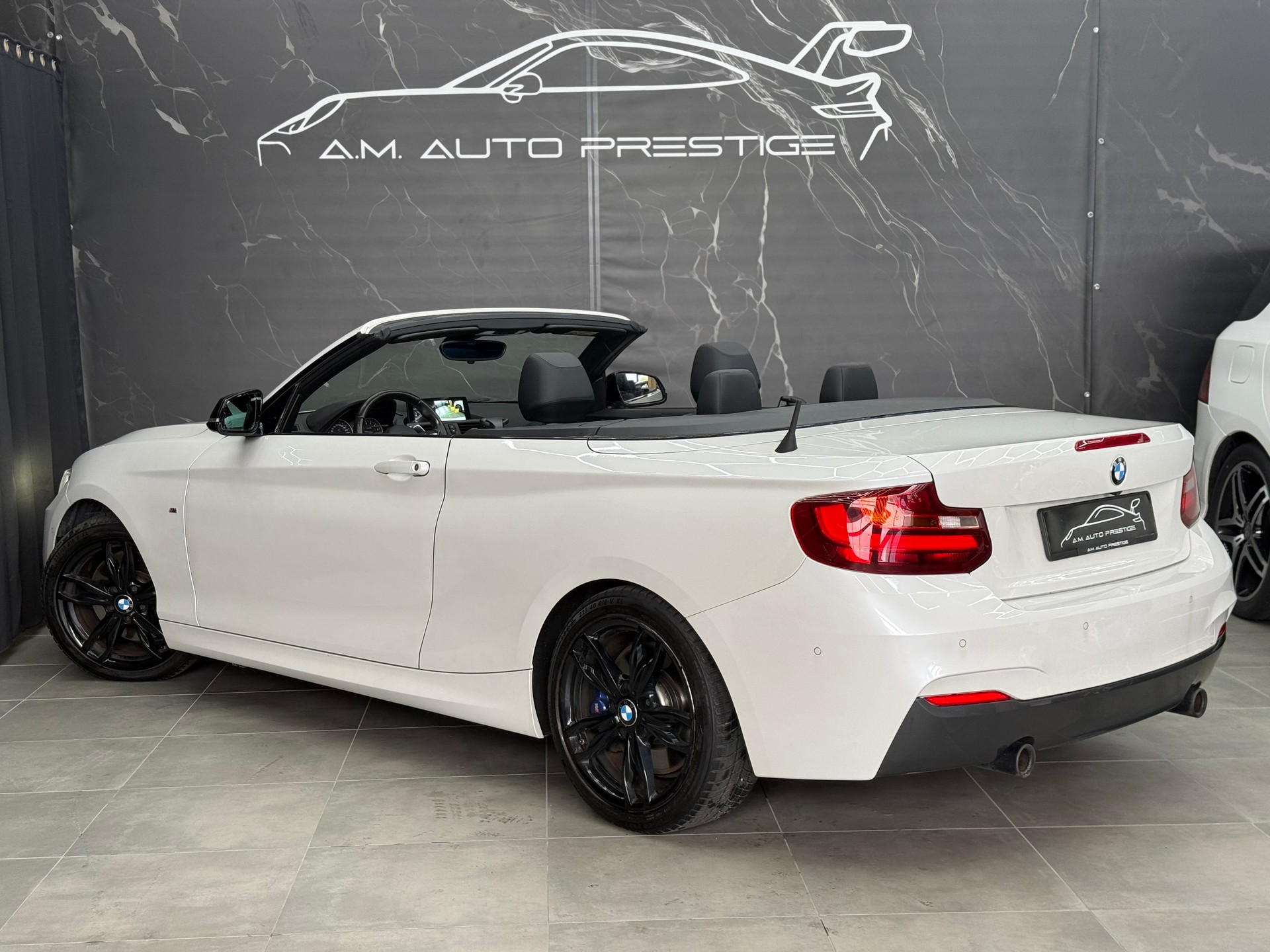 BMW M240i xDrive Steptronic-image-2