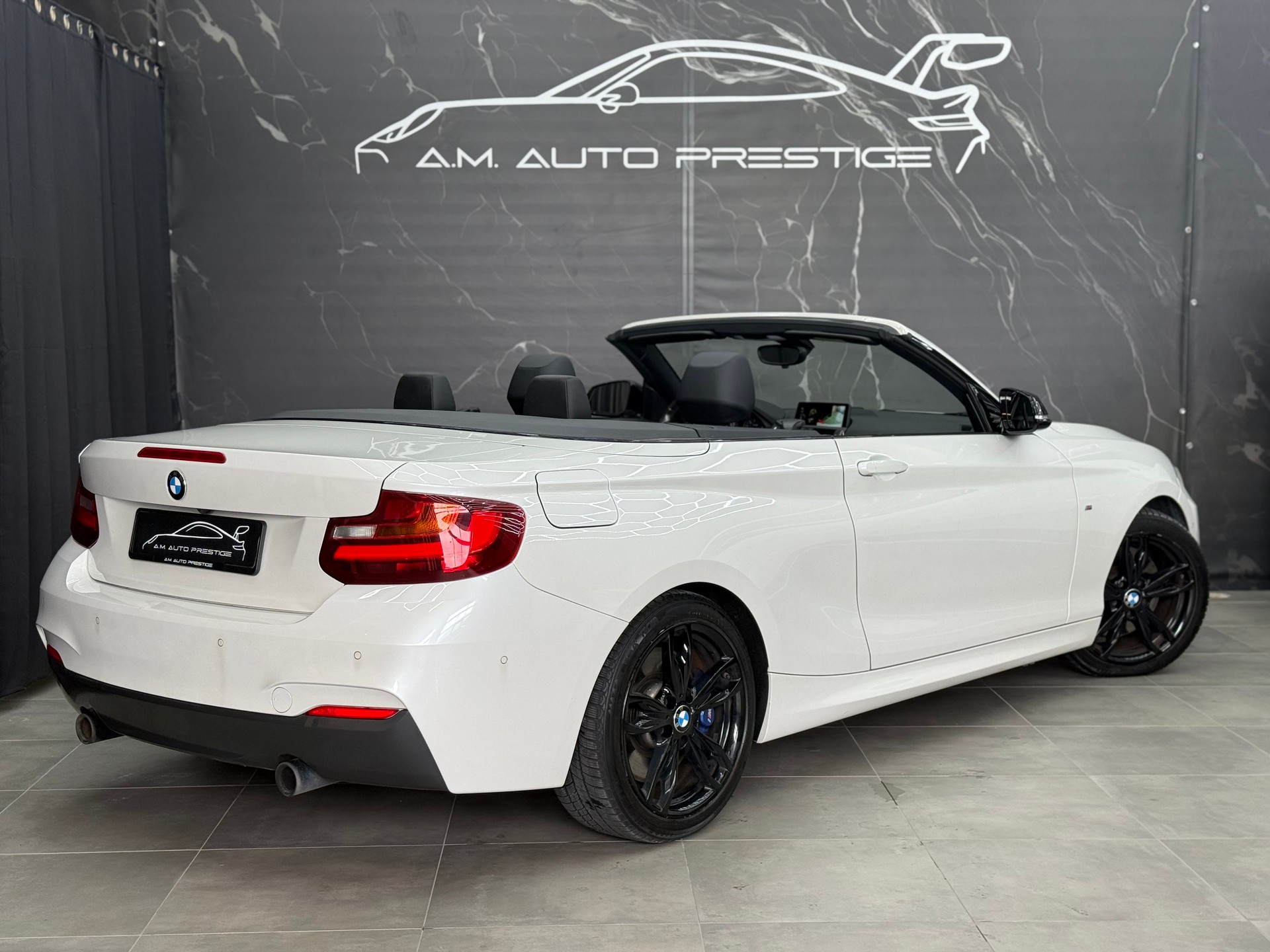 BMW M240i xDrive Steptronic-image-4