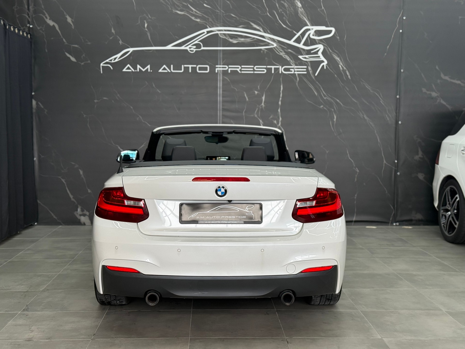 BMW M240i xDrive Steptronic-image-3