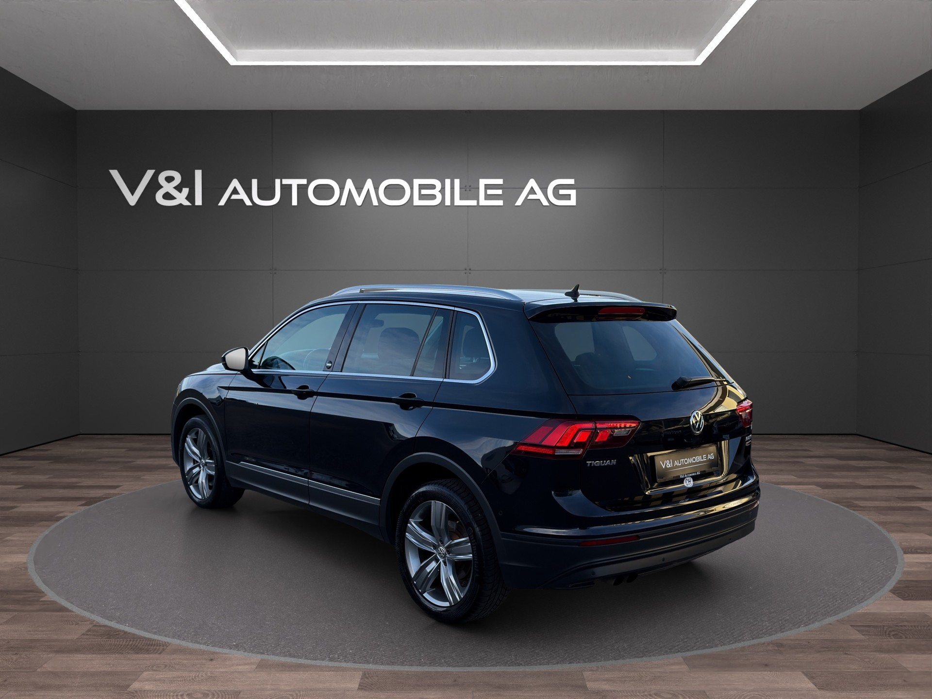 VW Tiguan 2.0TSI Comfortline 4Motion DSG-image-4