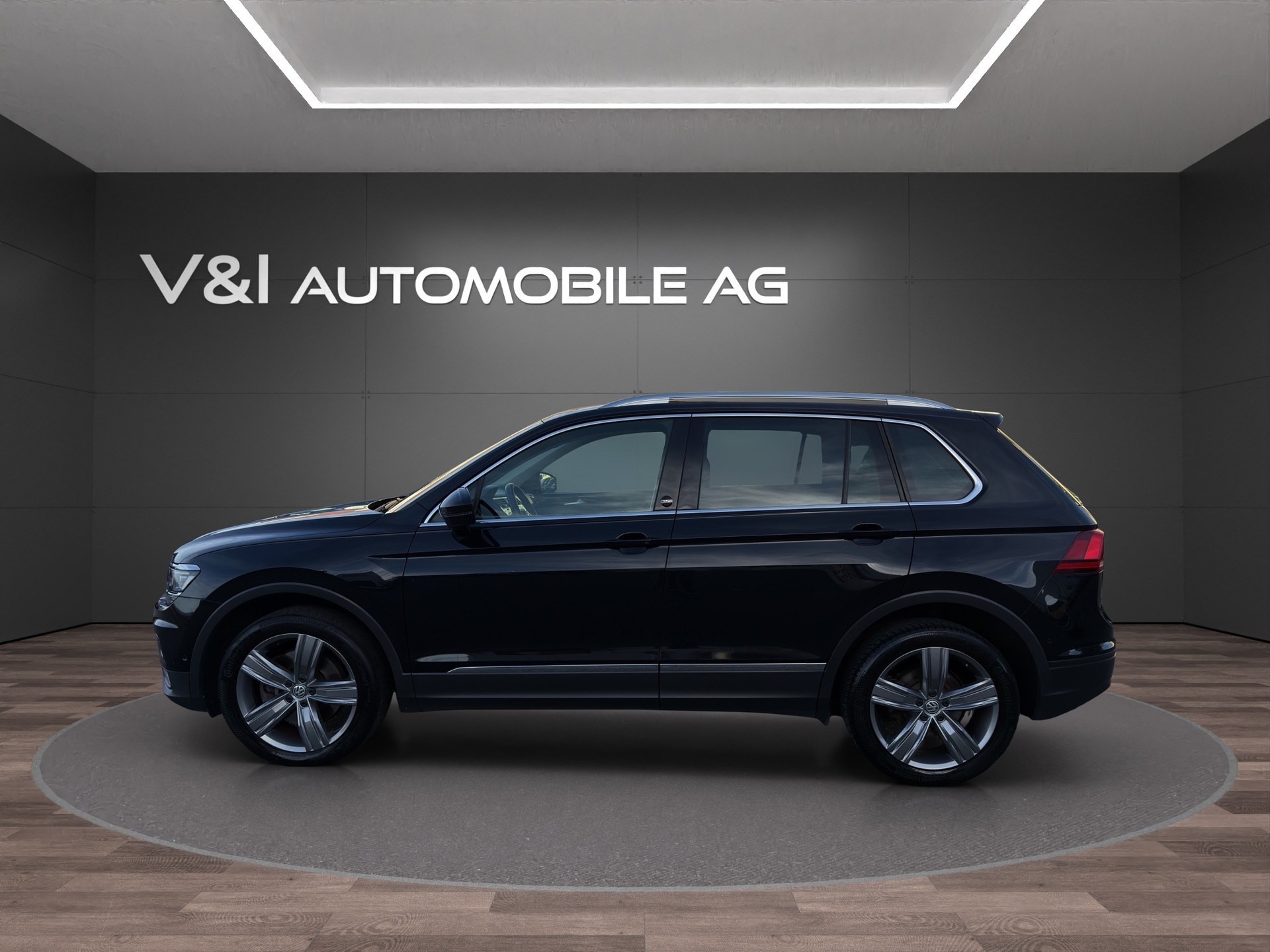 VW Tiguan 2.0TSI Comfortline 4Motion DSG-image-6