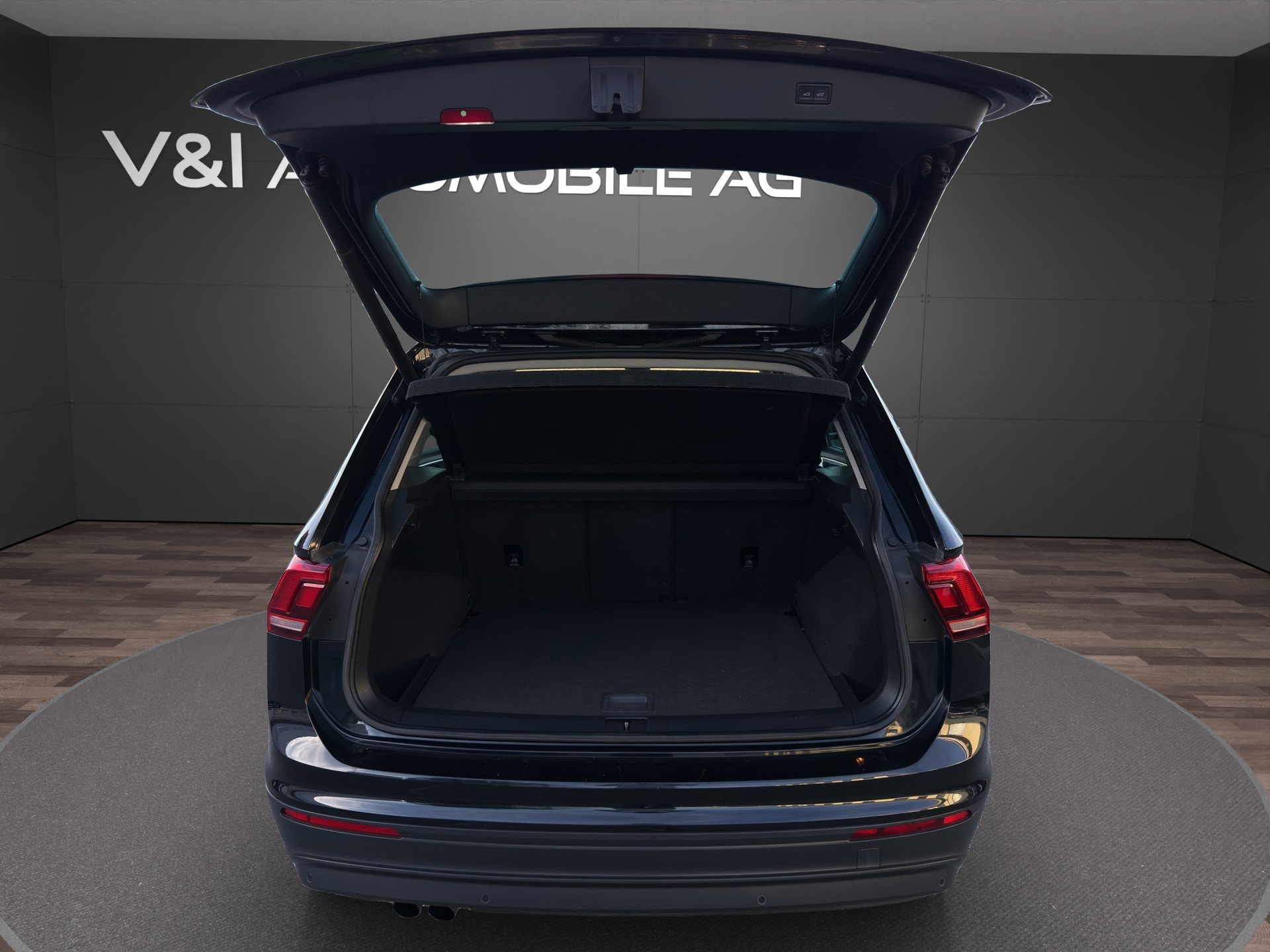 VW Tiguan 2.0TSI Comfortline 4Motion DSG-image-23