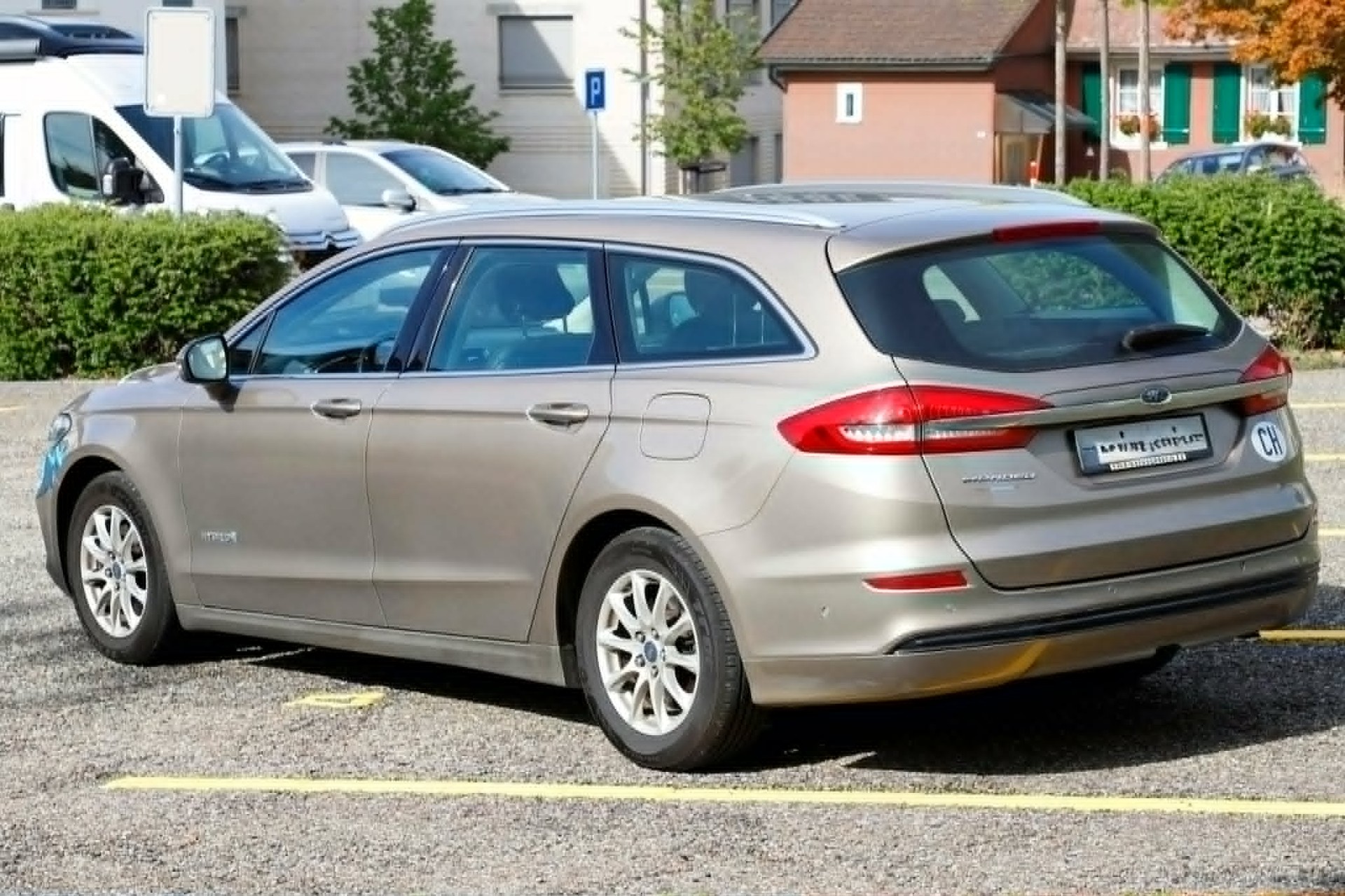 FORD 2.0 HEV 187 Titanium-image-1